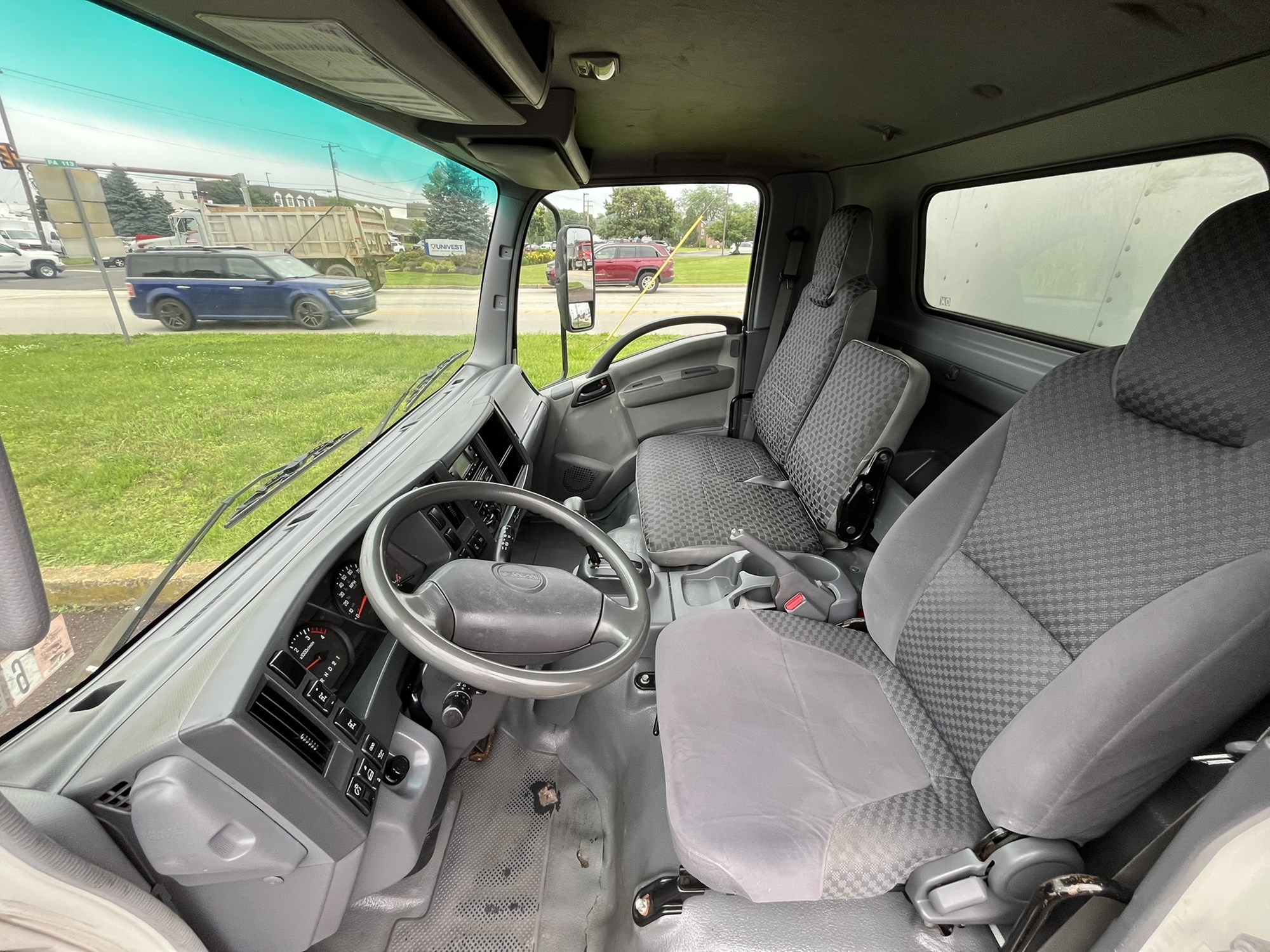 2010 ISUZU NPR 1000031-10 2010 ISUZU NPR 1000031-10