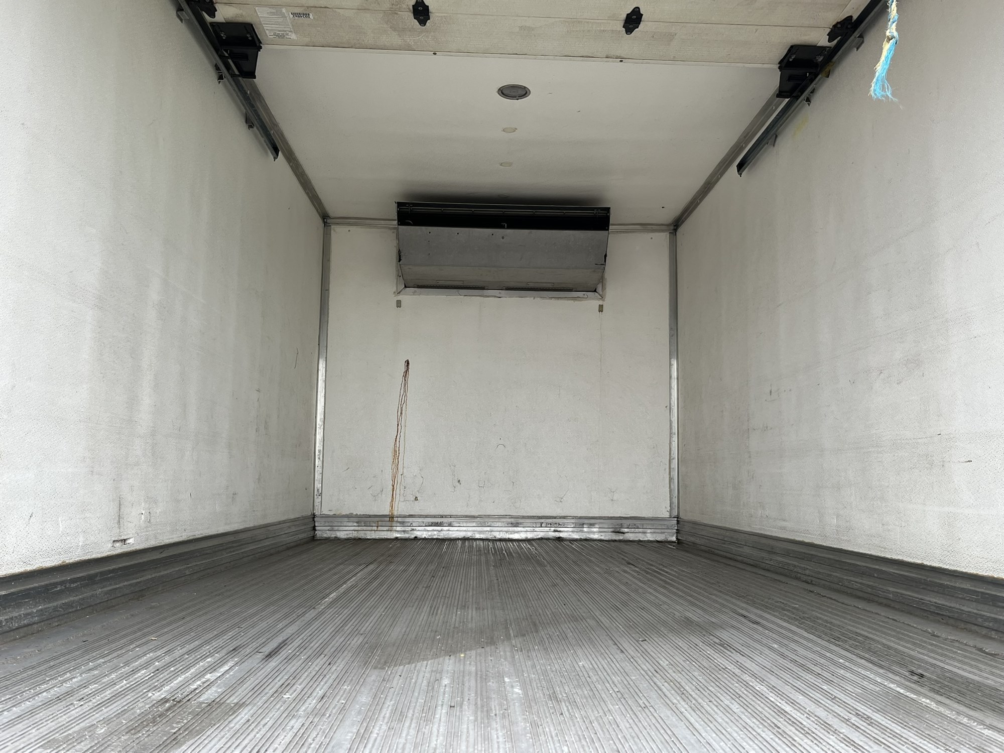 2010 ISUZU NPR 1000031-12 2010 ISUZU NPR 1000031-12