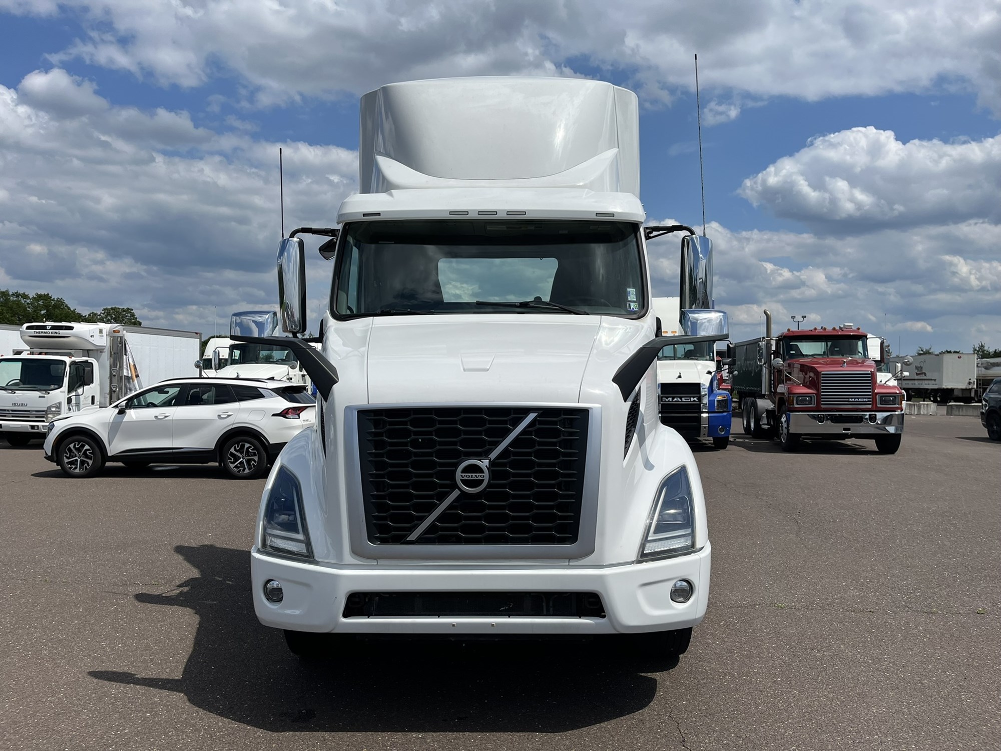 2021 VOLVO VNR42T300 1000118-02 2021 VOLVO VNR42T300 1000118-02