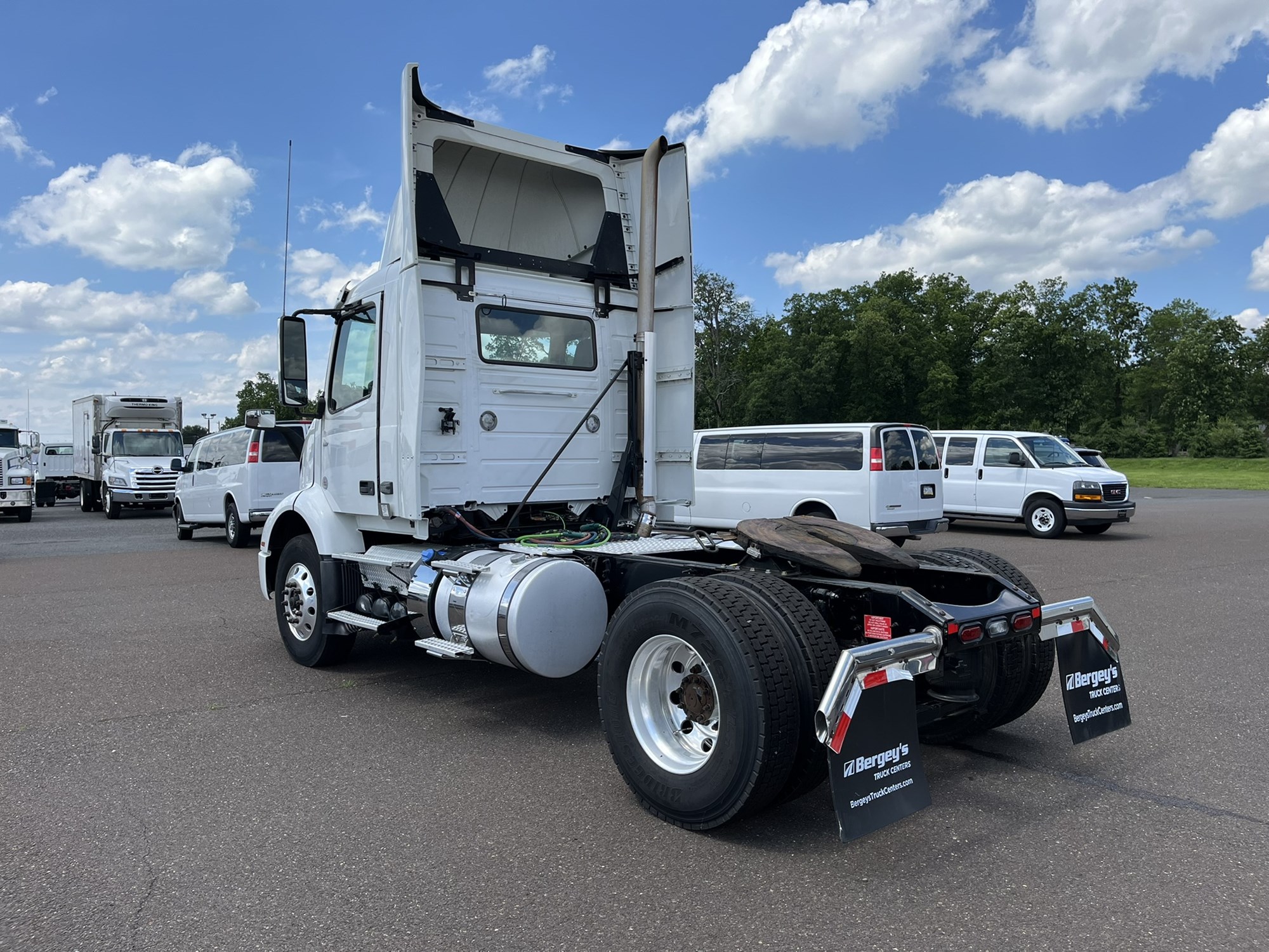 2021 VOLVO VNR42T300 1000118-06 2021 VOLVO VNR42T300 1000118-06