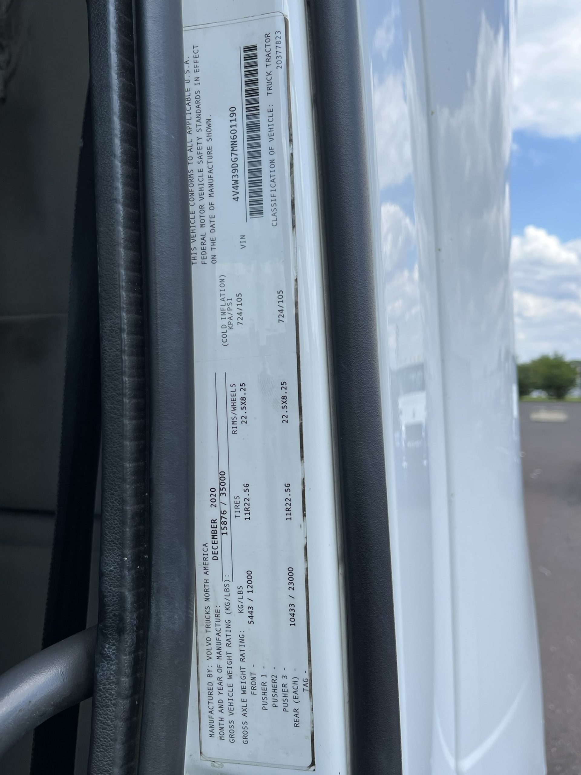 2021 VOLVO VNR42T300 1000118-11 2021 VOLVO VNR42T300 1000118-11