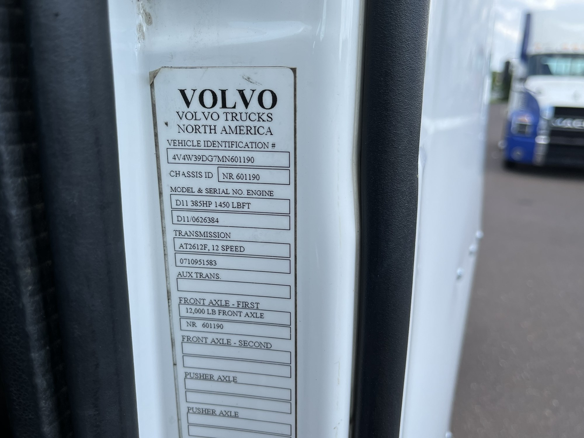 2021 VOLVO VNR42T300 1000118-12 2021 VOLVO VNR42T300 1000118-12