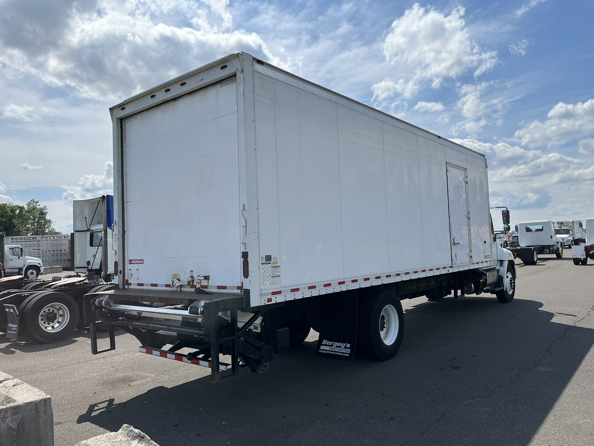 2018 HINO 268A 1000480-04 2018 HINO 268A 1000480-04