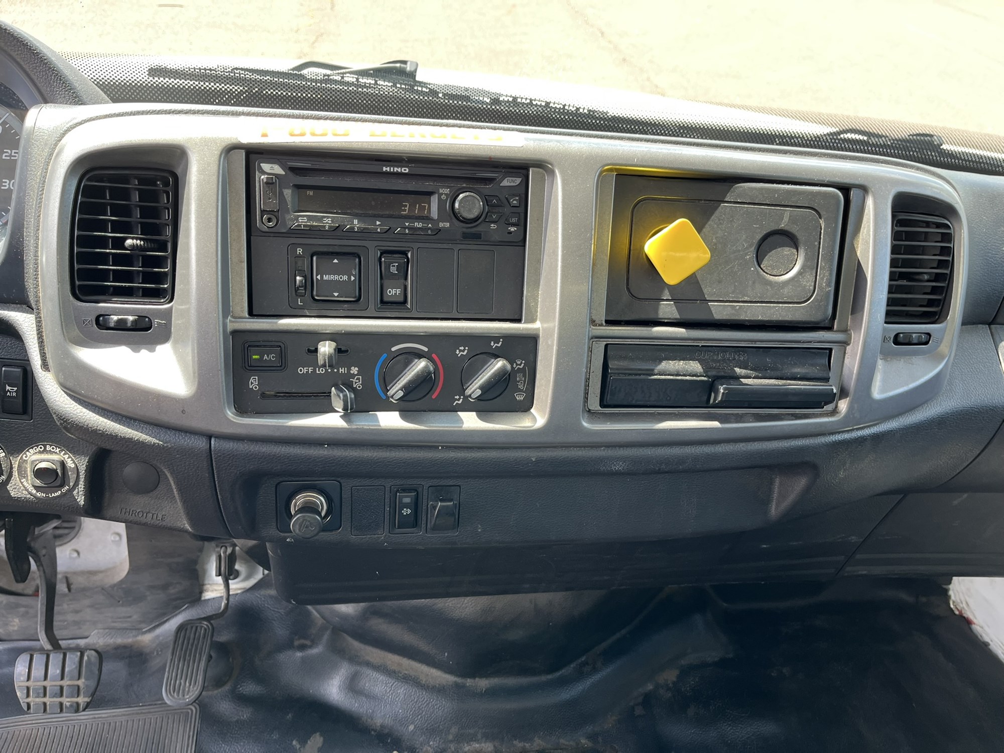 2018 HINO 268A 1000480-14 2018 HINO 268A 1000480-14