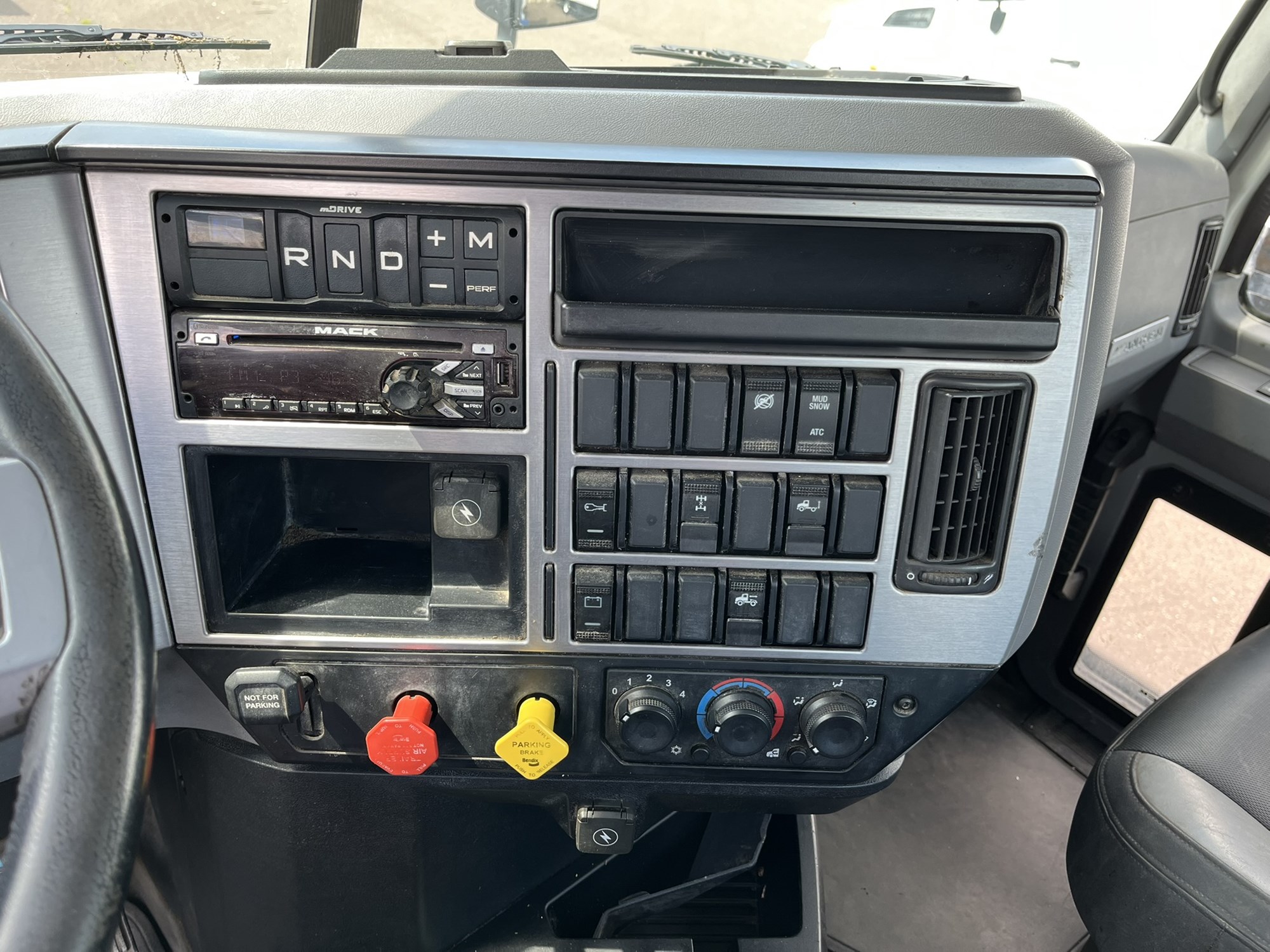 2019 MACK AN64T 1000599-09 2019 MACK AN64T 1000599-09