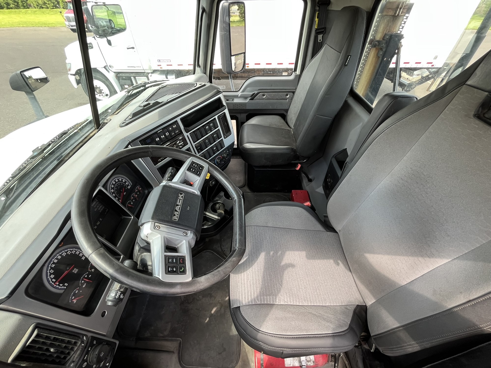 2019 MACK AN64T 1000599-10 2019 MACK AN64T 1000599-10