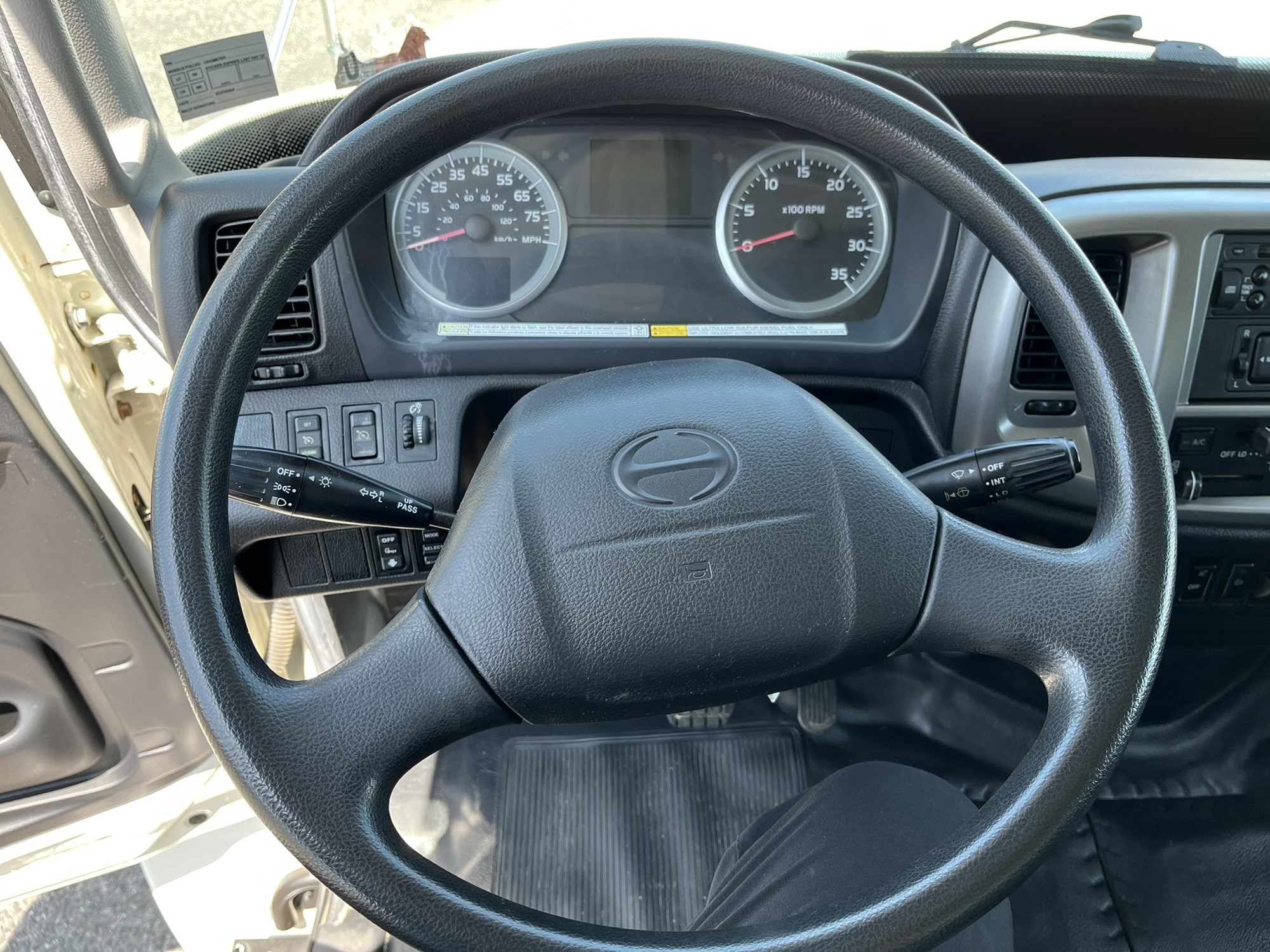 2012 HINO 268 1039063-10 2012 HINO 268 1039063-10