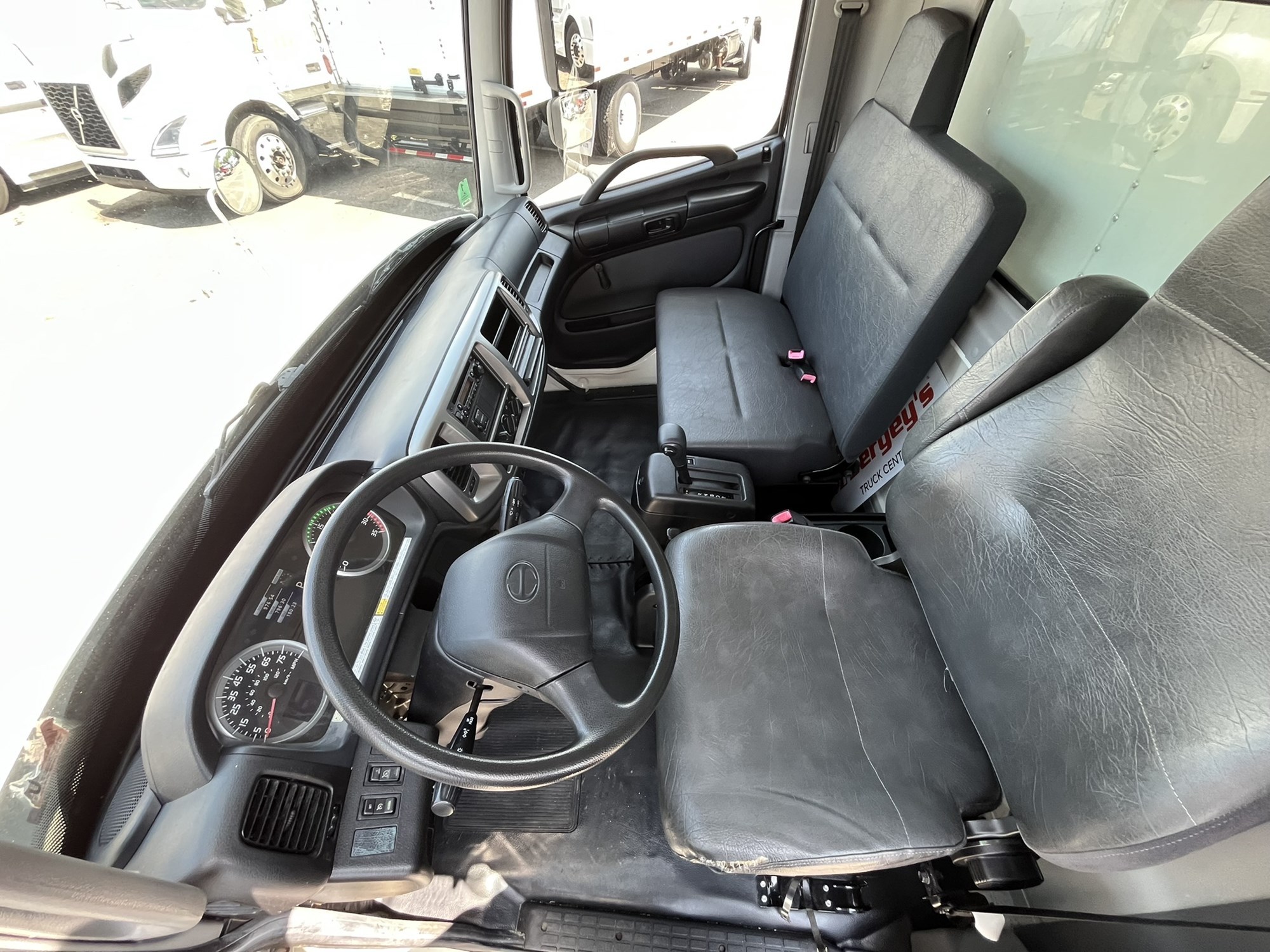 2012 HINO 268 1039063-12 2012 HINO 268 1039063-12