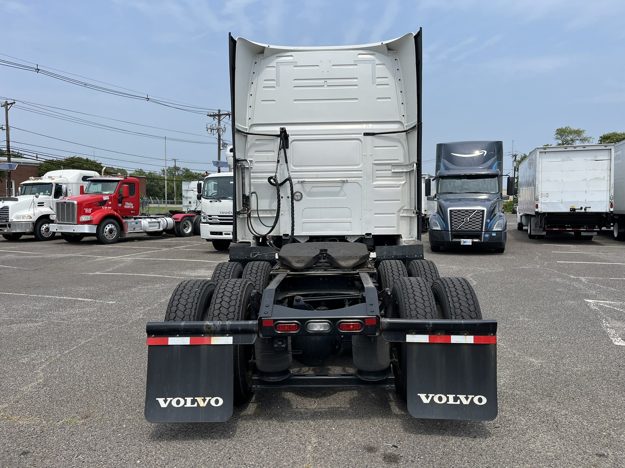 2023 Volvo VNL 860 - image 5 of 6