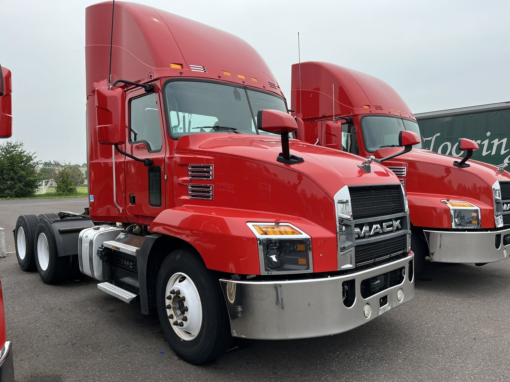 2020 MACK AN64T - image 3 of 6