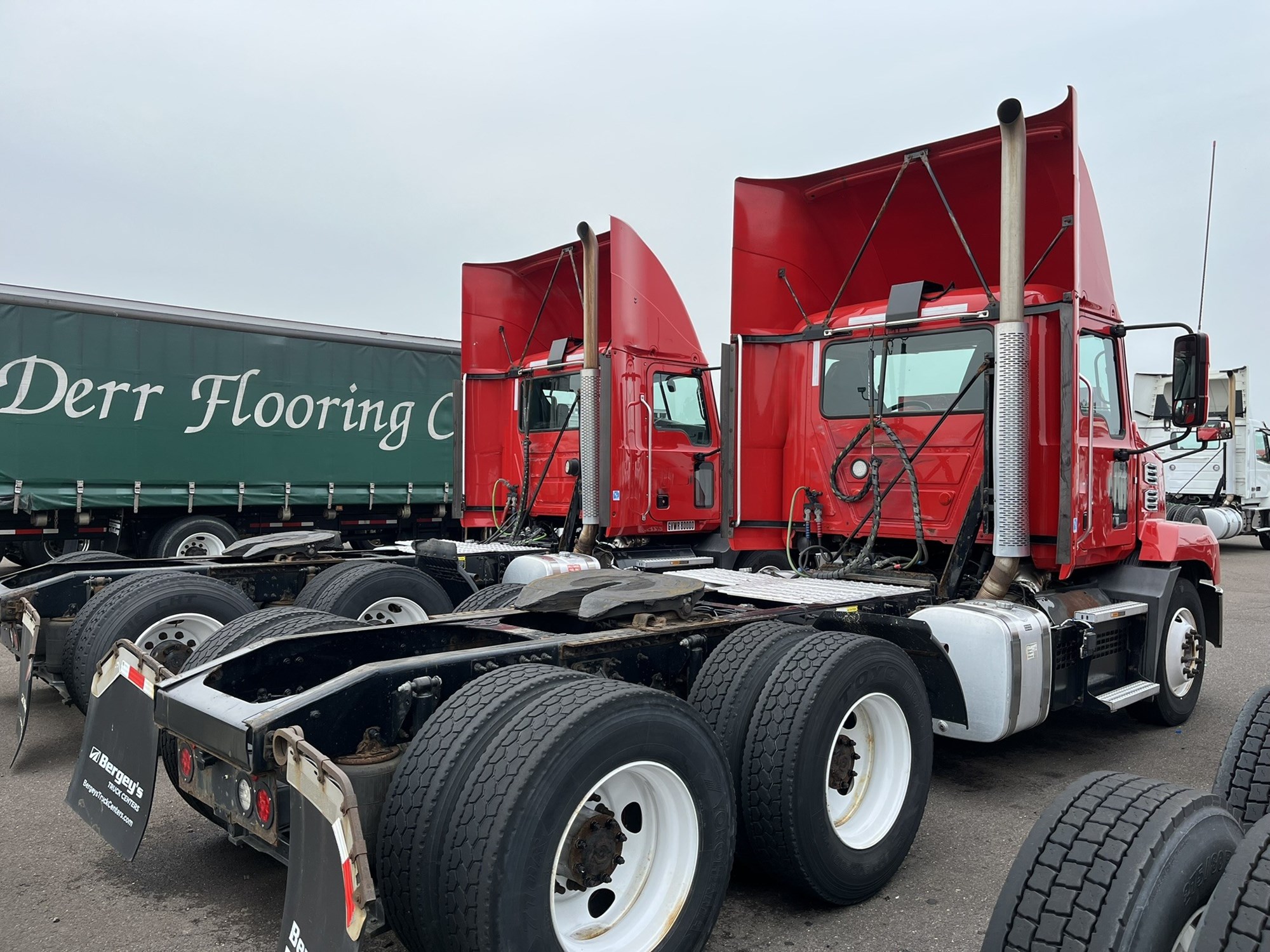 2020 MACK AN64T - image 5 of 6