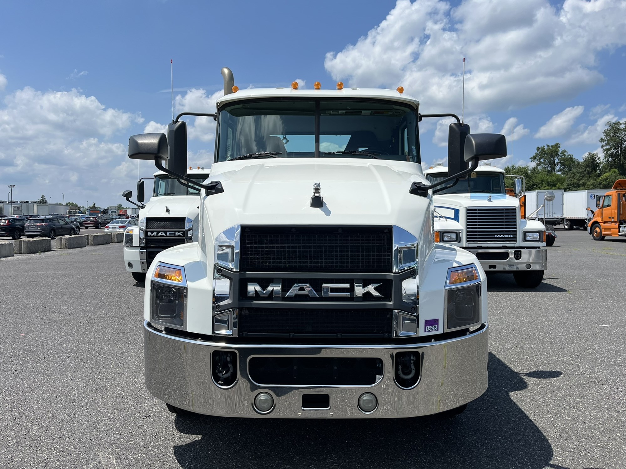 2020 MACK AN64T 1000092-02 2020 MACK AN64T 1000092-02