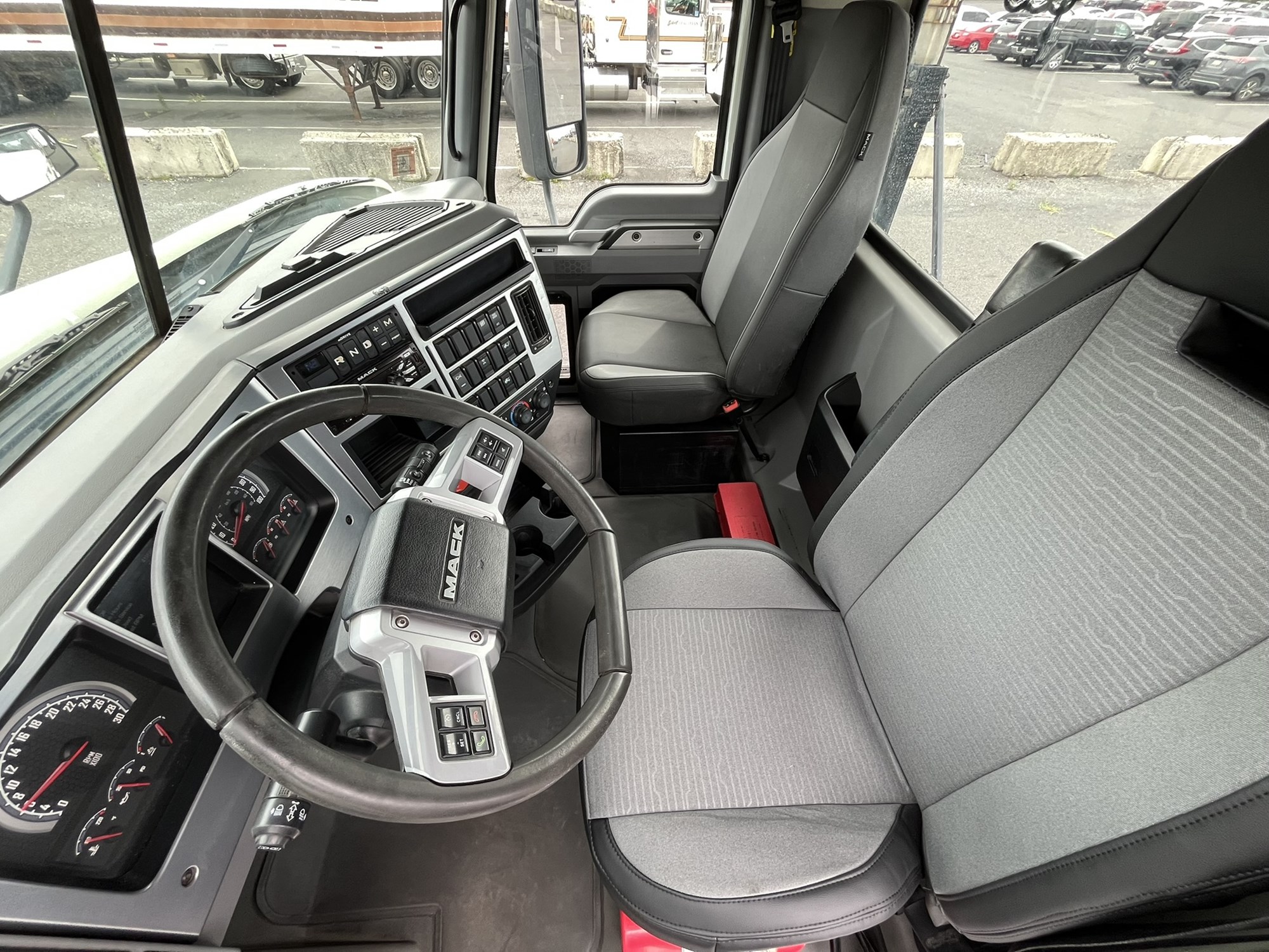 2020 MACK AN64T 1001038-13 2020 MACK AN64T 1001038-13