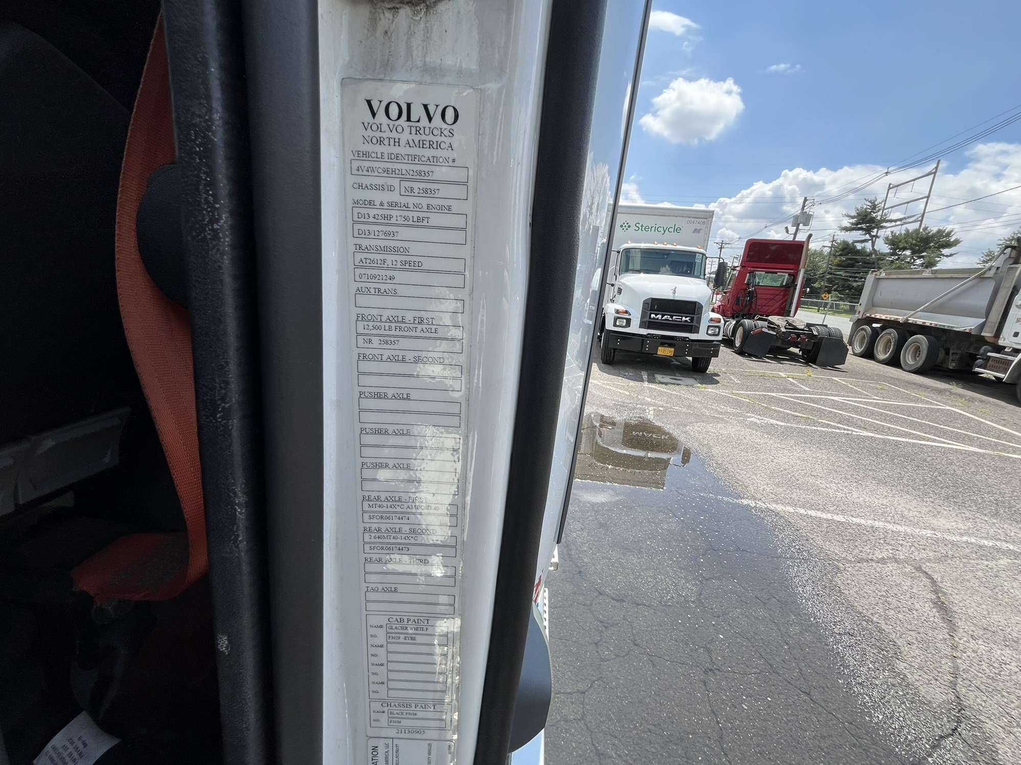 2020 VOLVO VNR 1059002-13 2020 VOLVO VNR 1059002-13