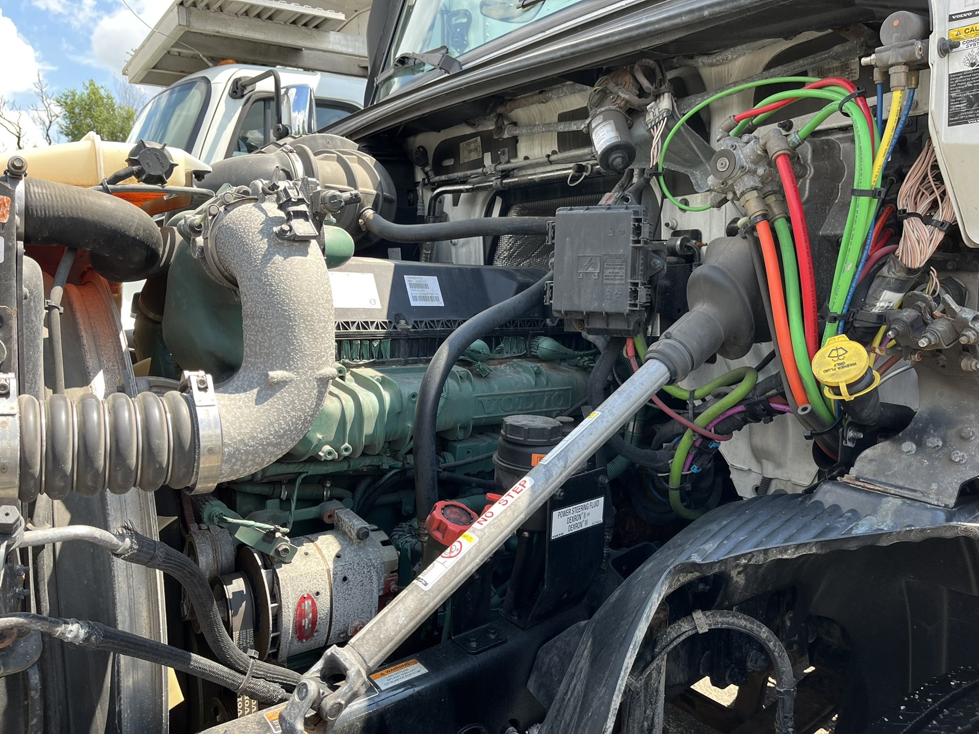 2020 VOLVO VNR 1059002-14 2020 VOLVO VNR 1059002-14