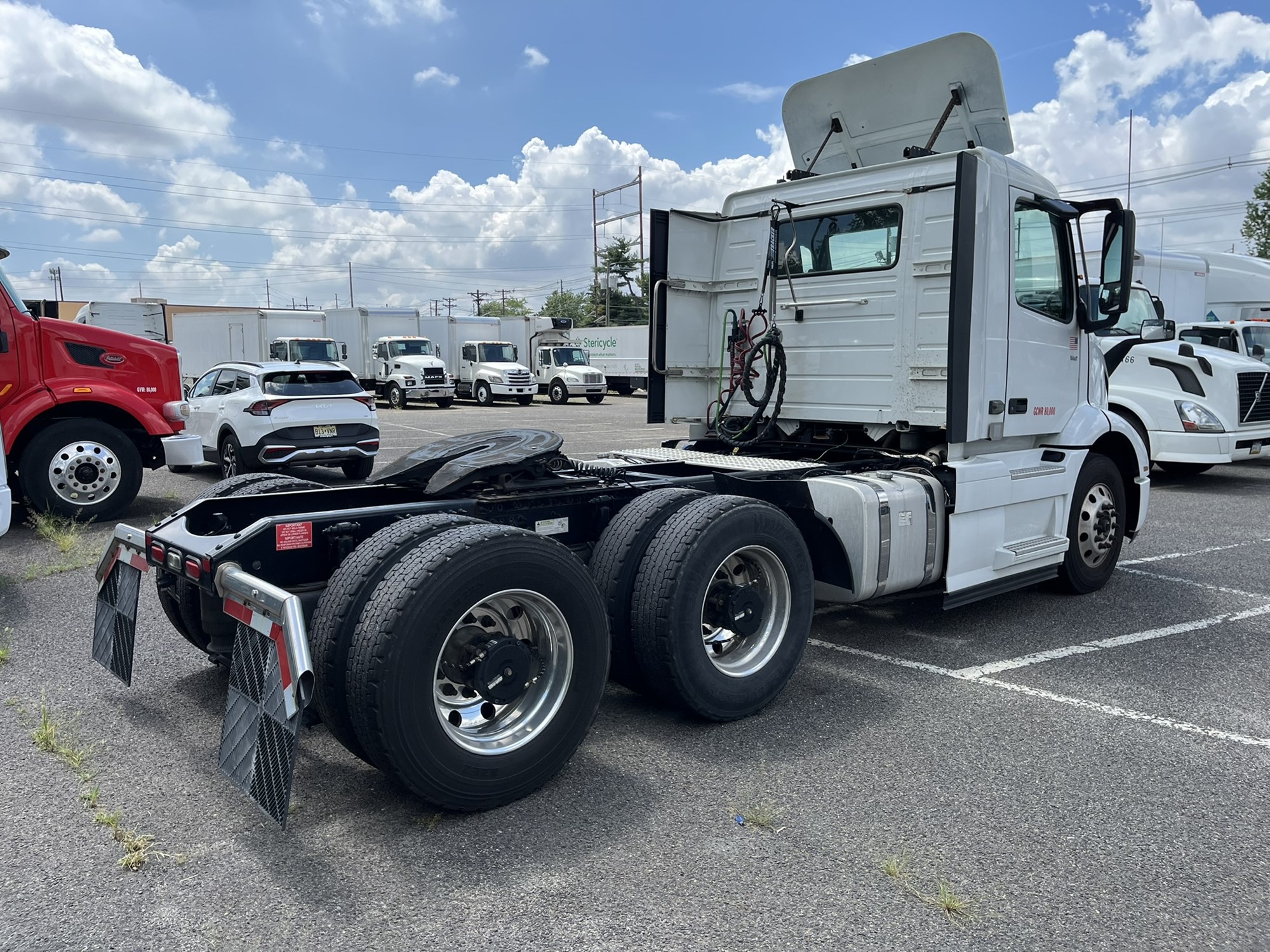 2020 VOLVO VNR 1059027-04 2020 VOLVO VNR 1059027-04