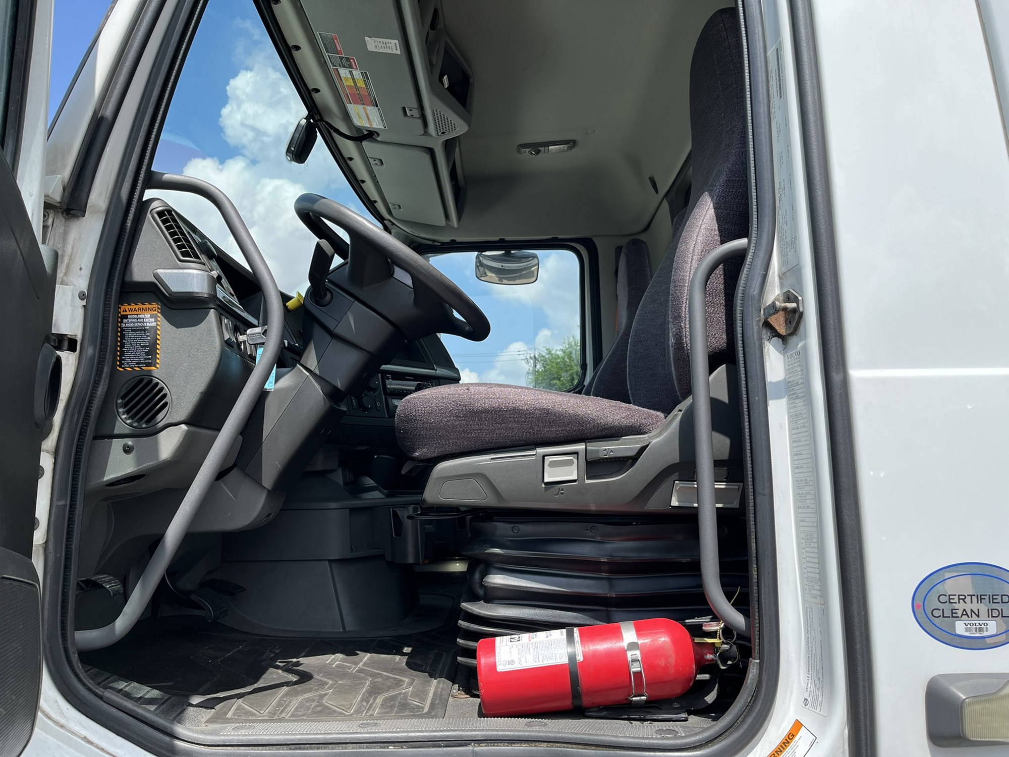 2020 VOLVO VNR 1059027-07 2020 VOLVO VNR 1059027-07