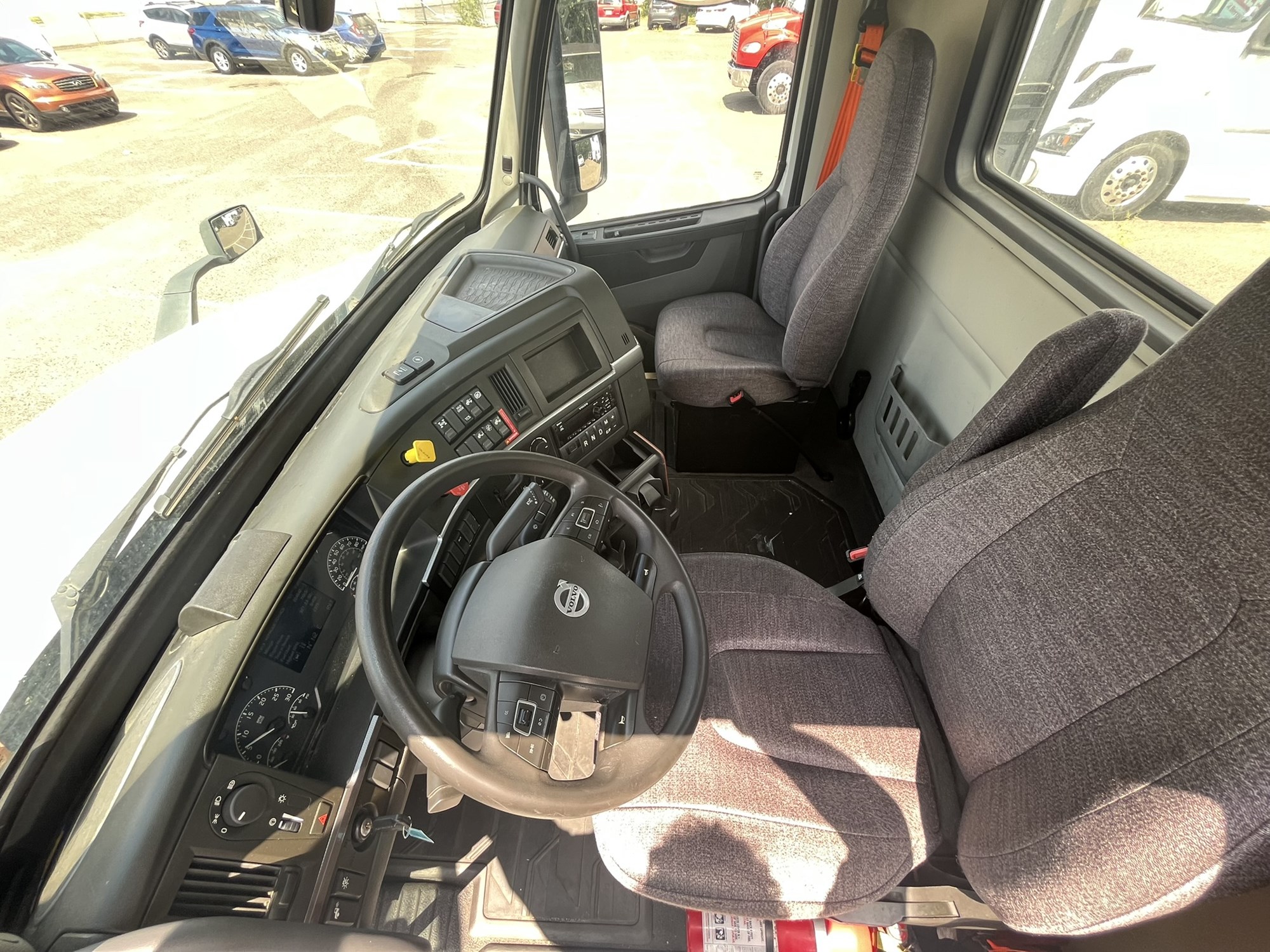 2020 VOLVO VNR 1059027-08 2020 VOLVO VNR 1059027-08