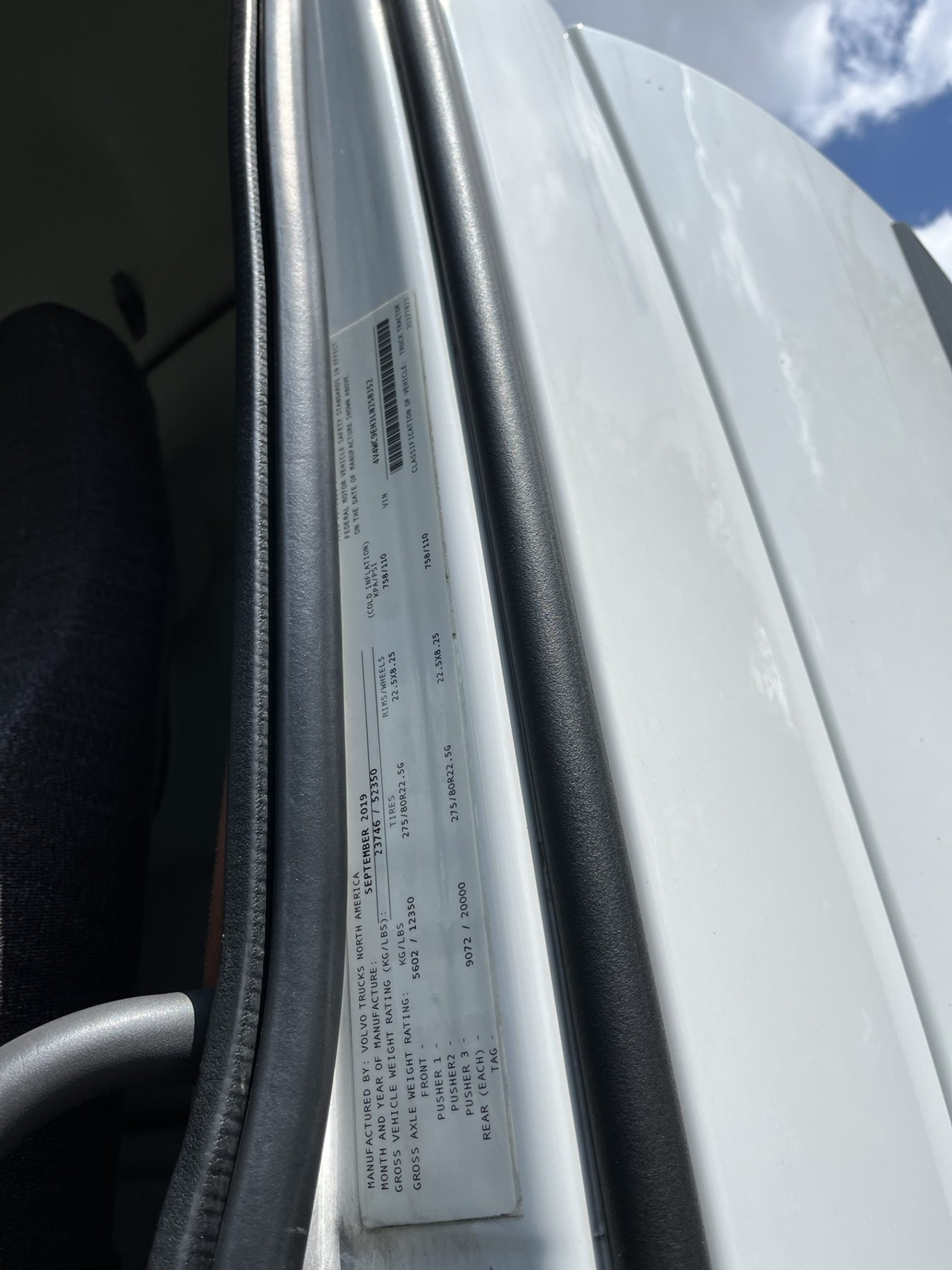 2020 VOLVO VNR 1059027-20 2020 VOLVO VNR 1059027-20