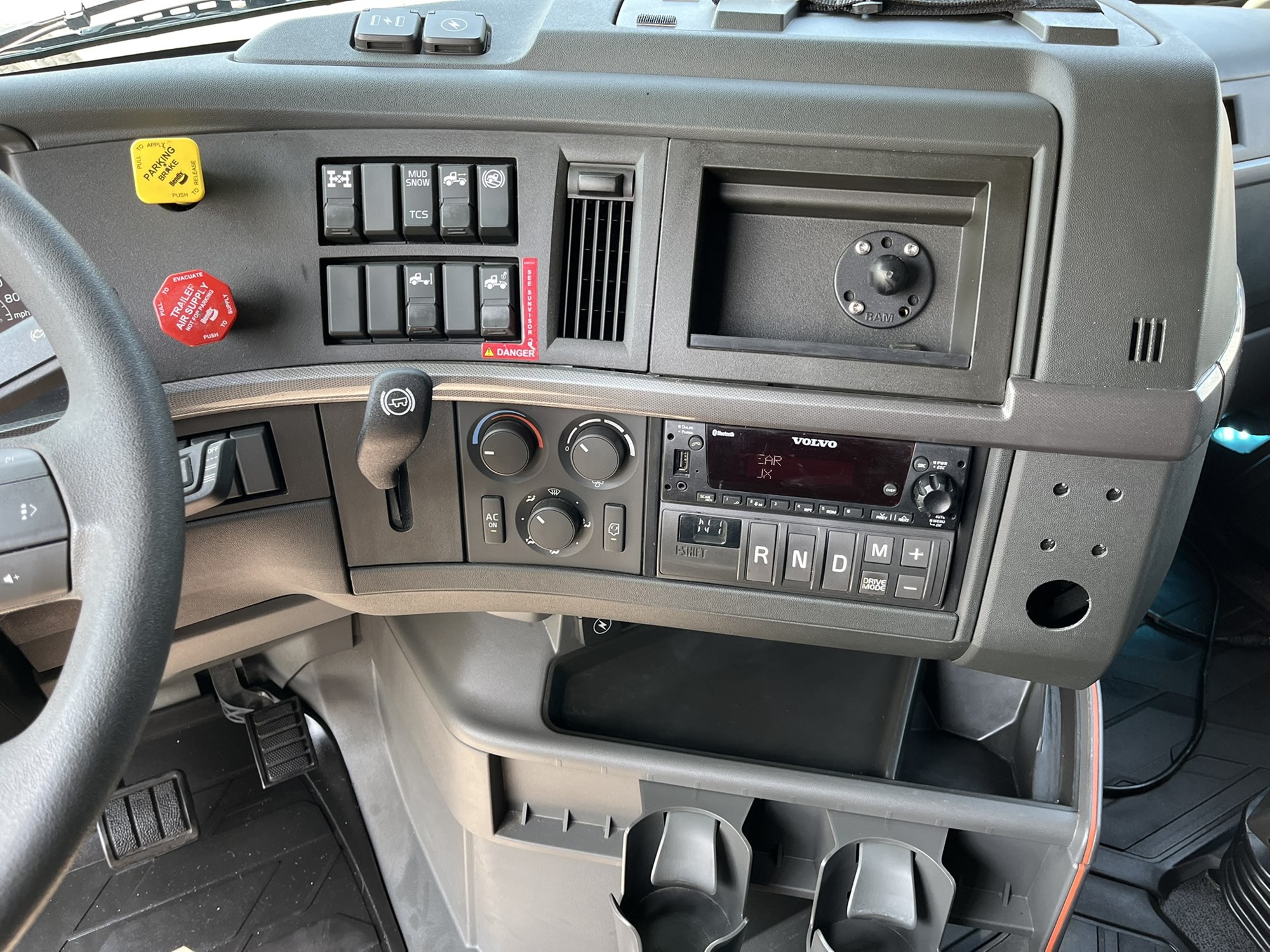 2024 Volvo VNL 1091449-10 2024 Volvo VNL 1091449-10