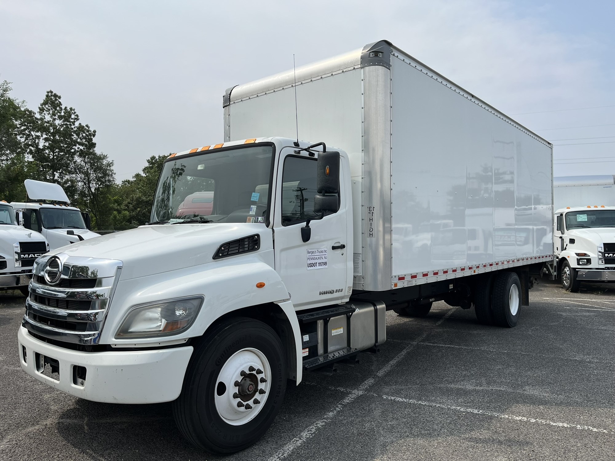 2017 HINO 268A - image 1 of 6