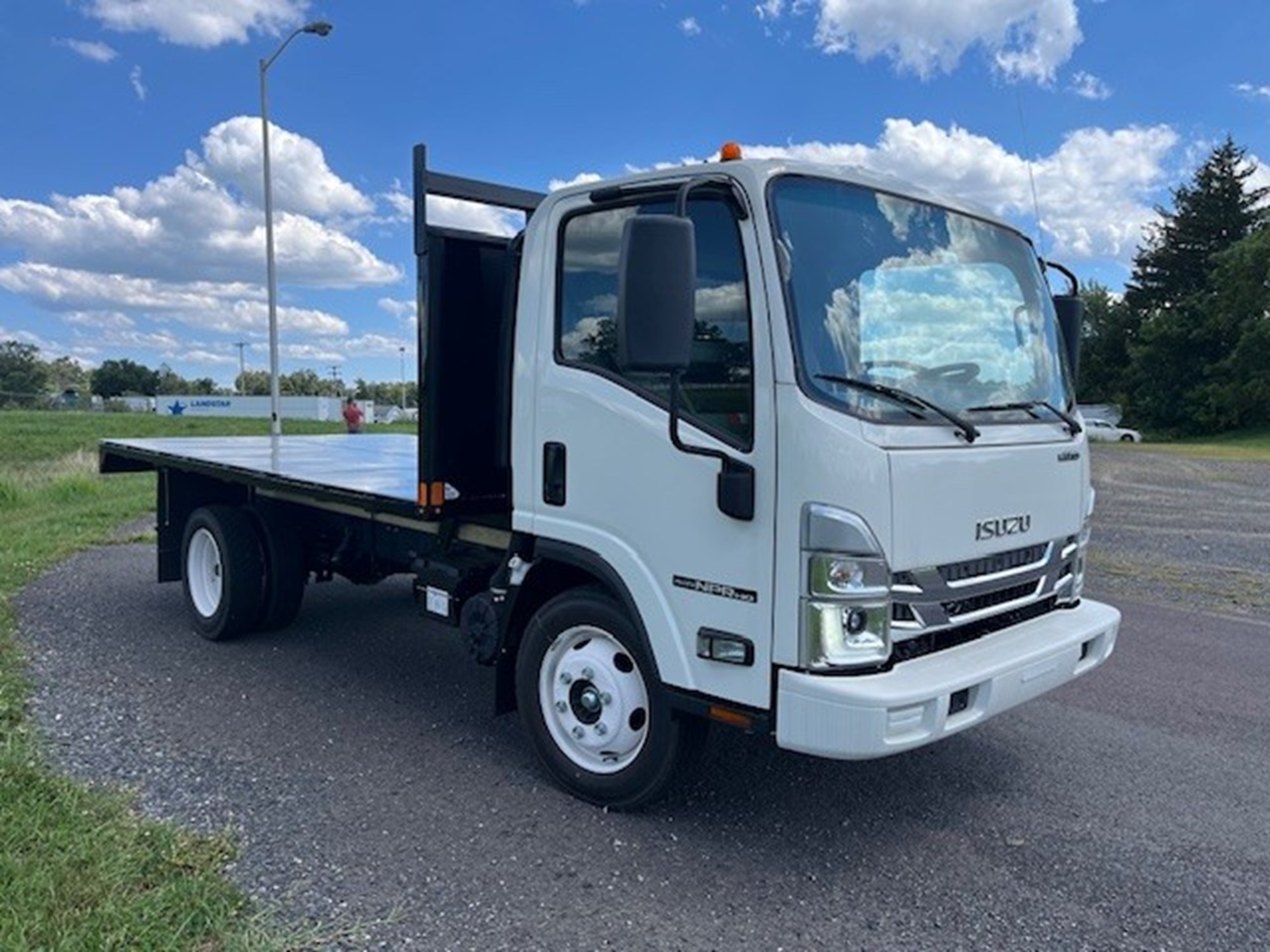 2024 ISUZU NPR HD GAS - image 1 of 5