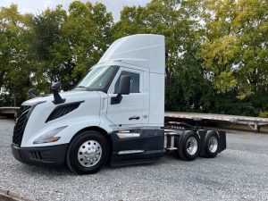 2025 VOLVO New VNL64T300 1065402-01