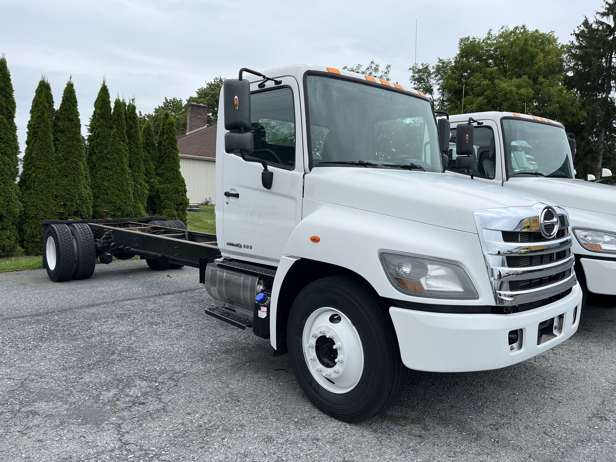 2018 HINO 338 - image 3 of 6