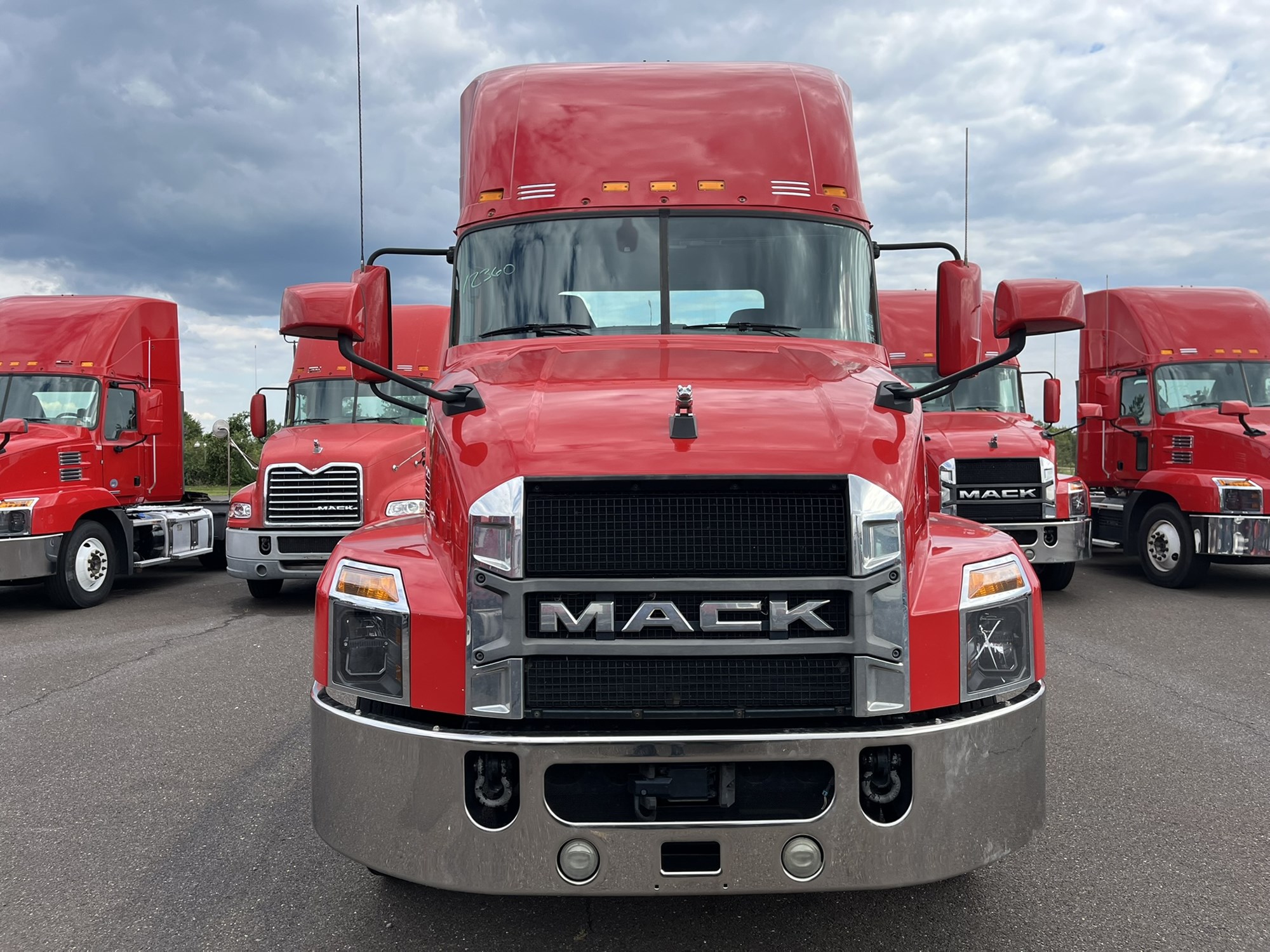 2020 MACK AN64T - image 2 of 6