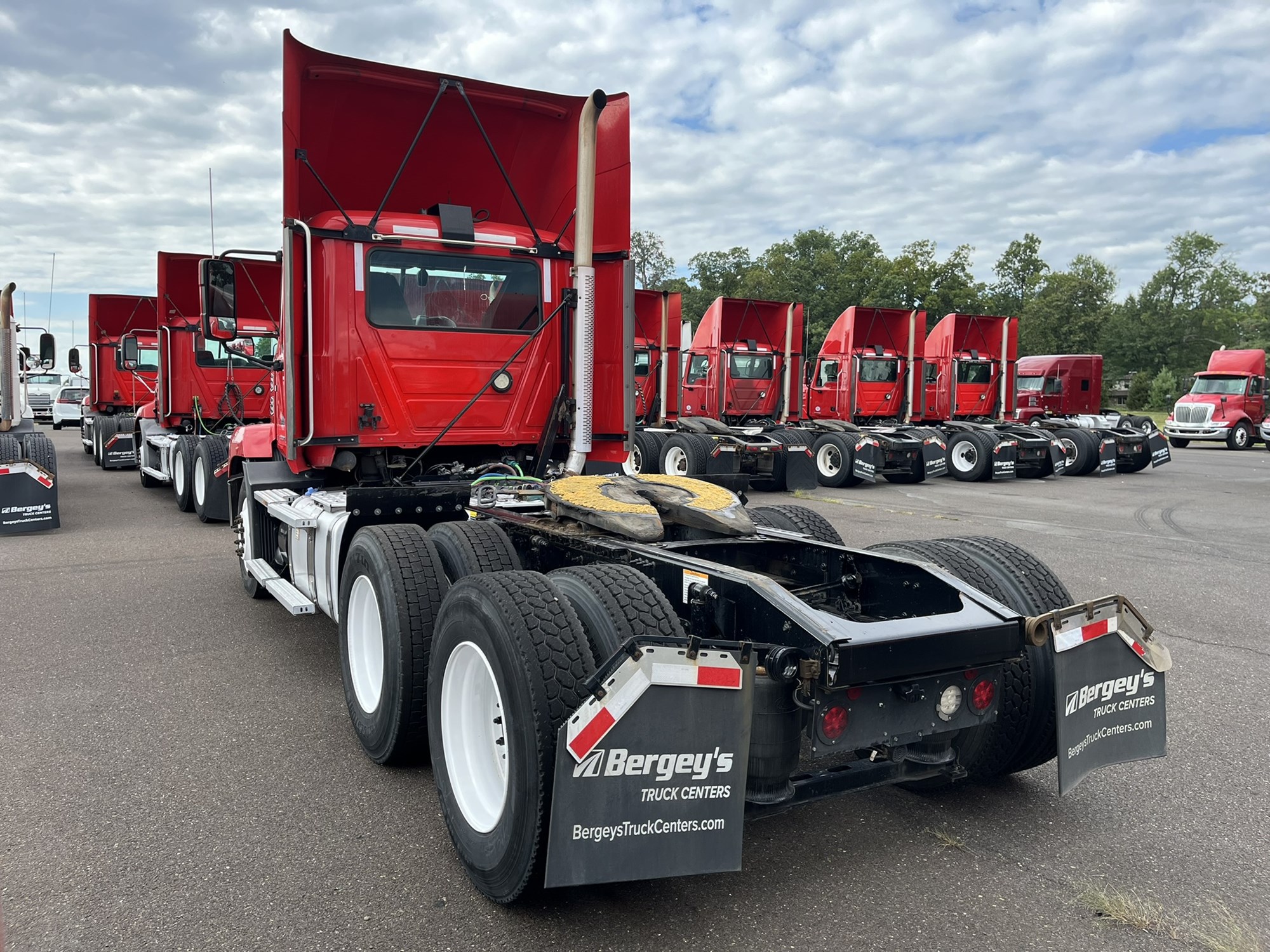 2020 MACK AN64T - image 6 of 6
