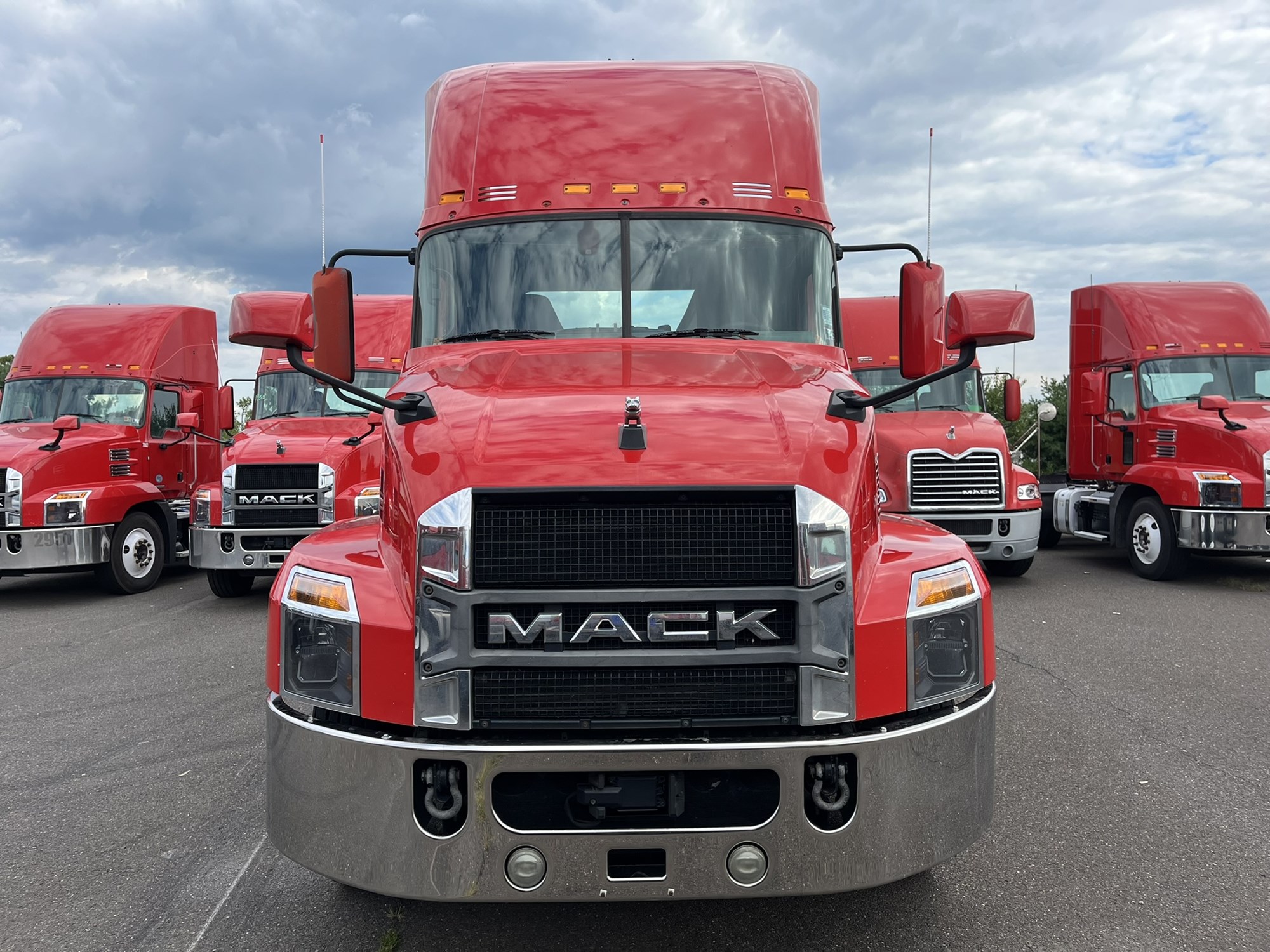 2020 MACK AN64T - image 2 of 6