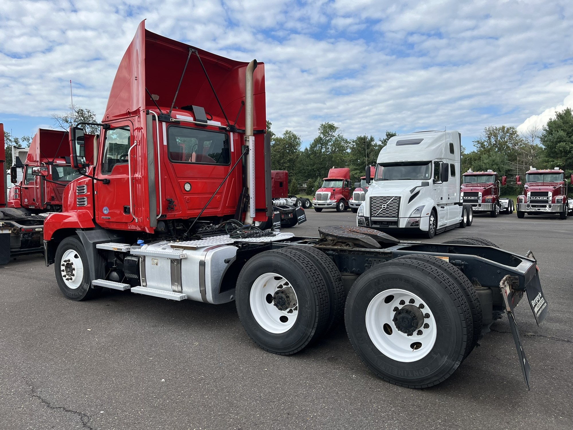 2020 MACK AN64T - image 6 of 6