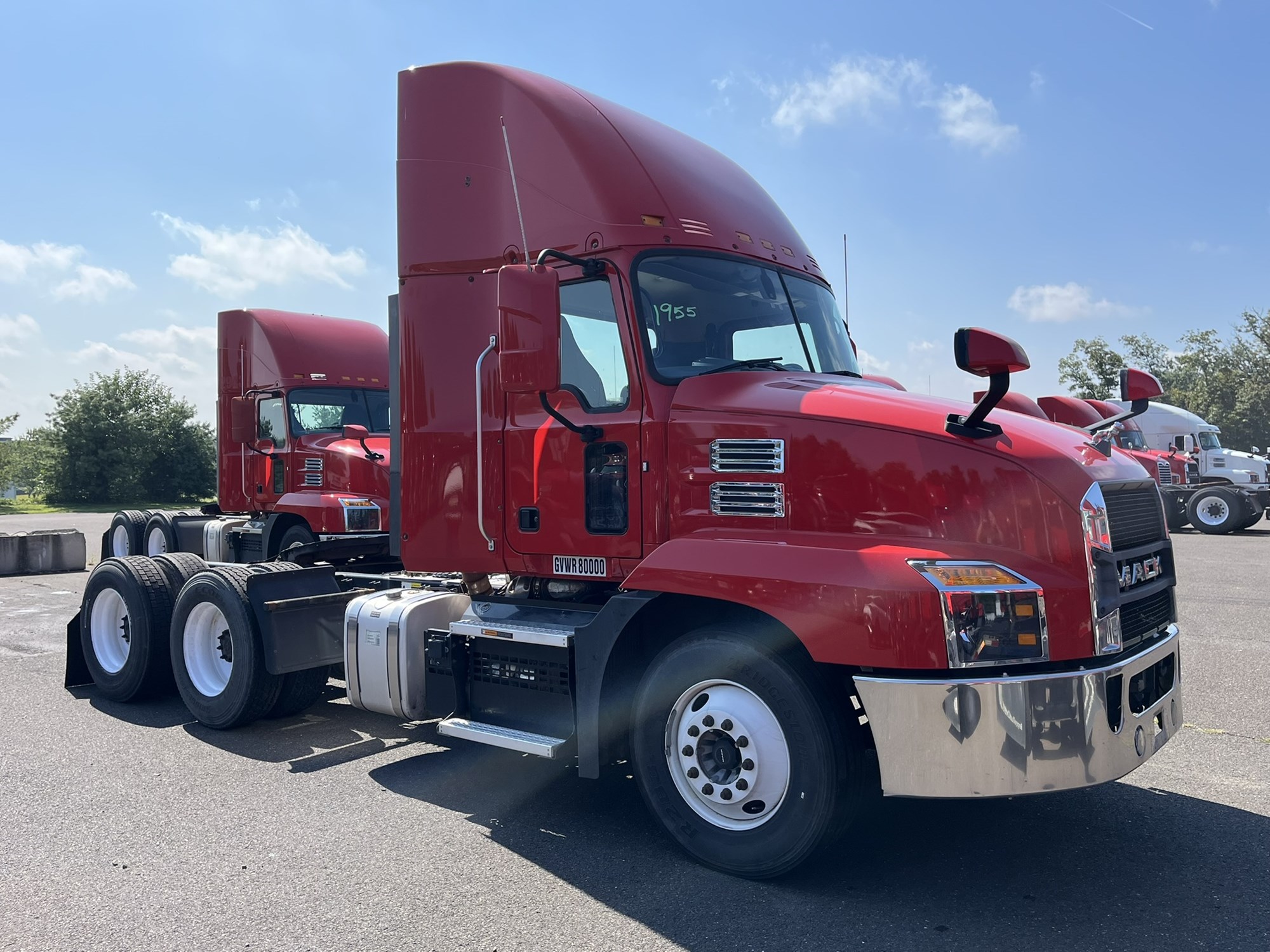 2020 MACK AN64T - image 3 of 6