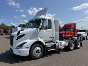 2019 VOLVO VNR64T300 1000586-01