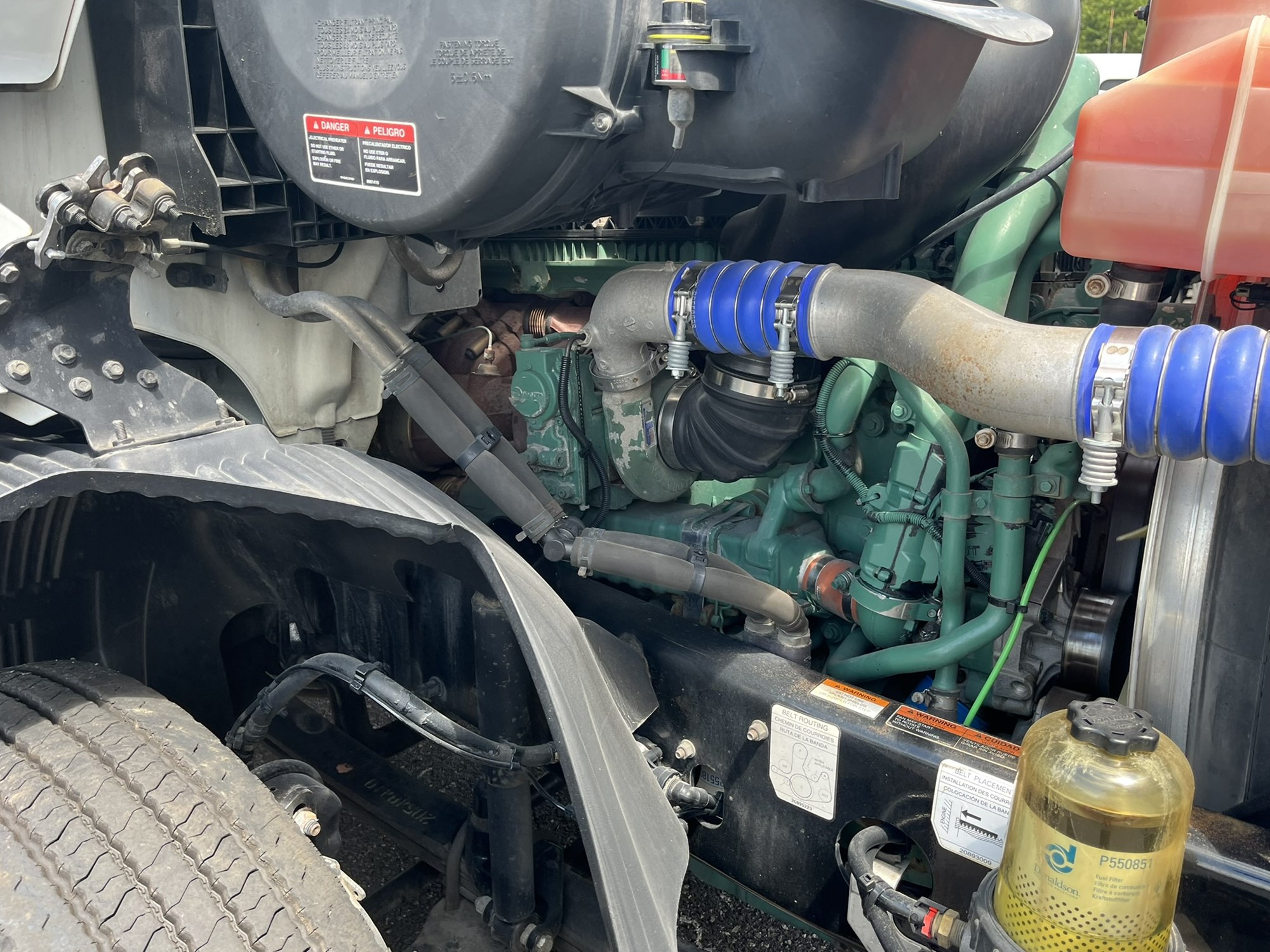 2019 VOLVO VNR64T300 1000589-17 2019 VOLVO VNR64T300 1000589-17