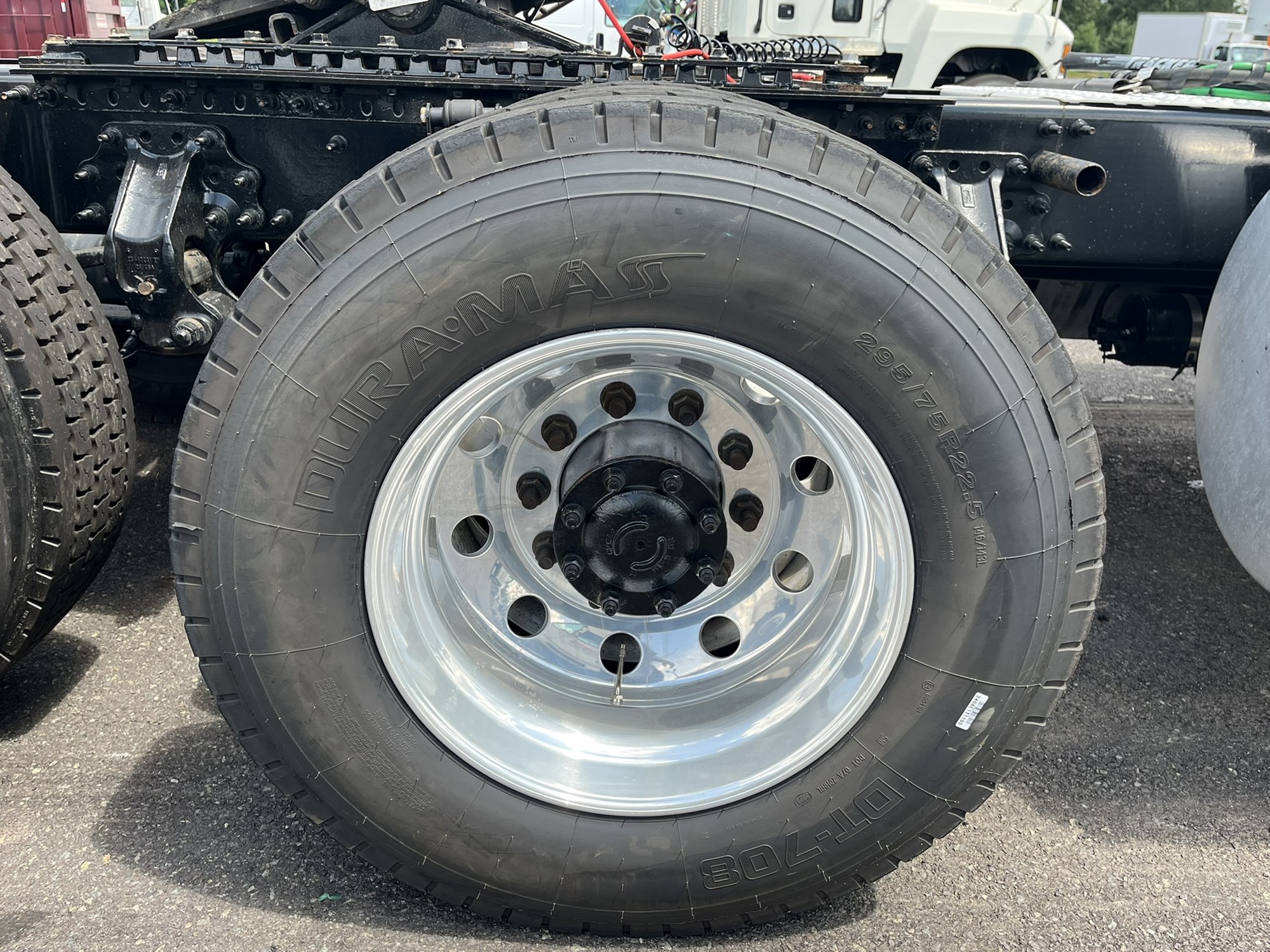 2019 VOLVO VNR64T300 1000589-20 2019 VOLVO VNR64T300 1000589-20