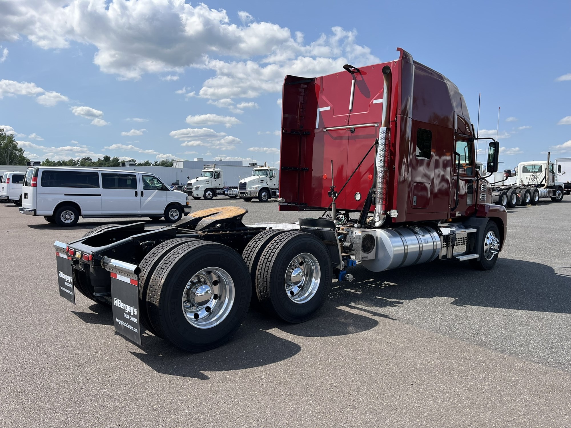 2020 MACK AN64T - image 4 of 6