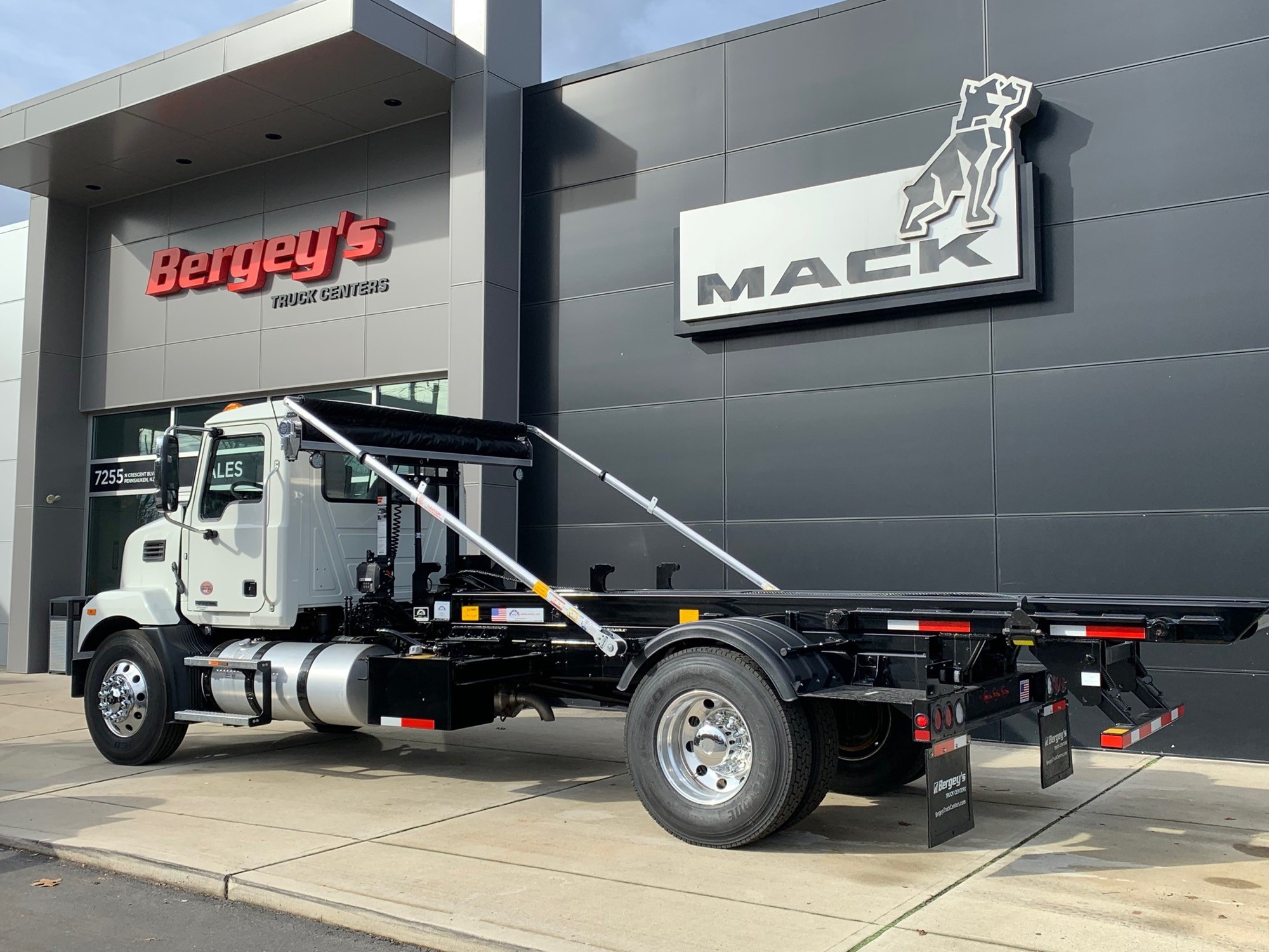 2025 MACK MD742 - image 1 of 4