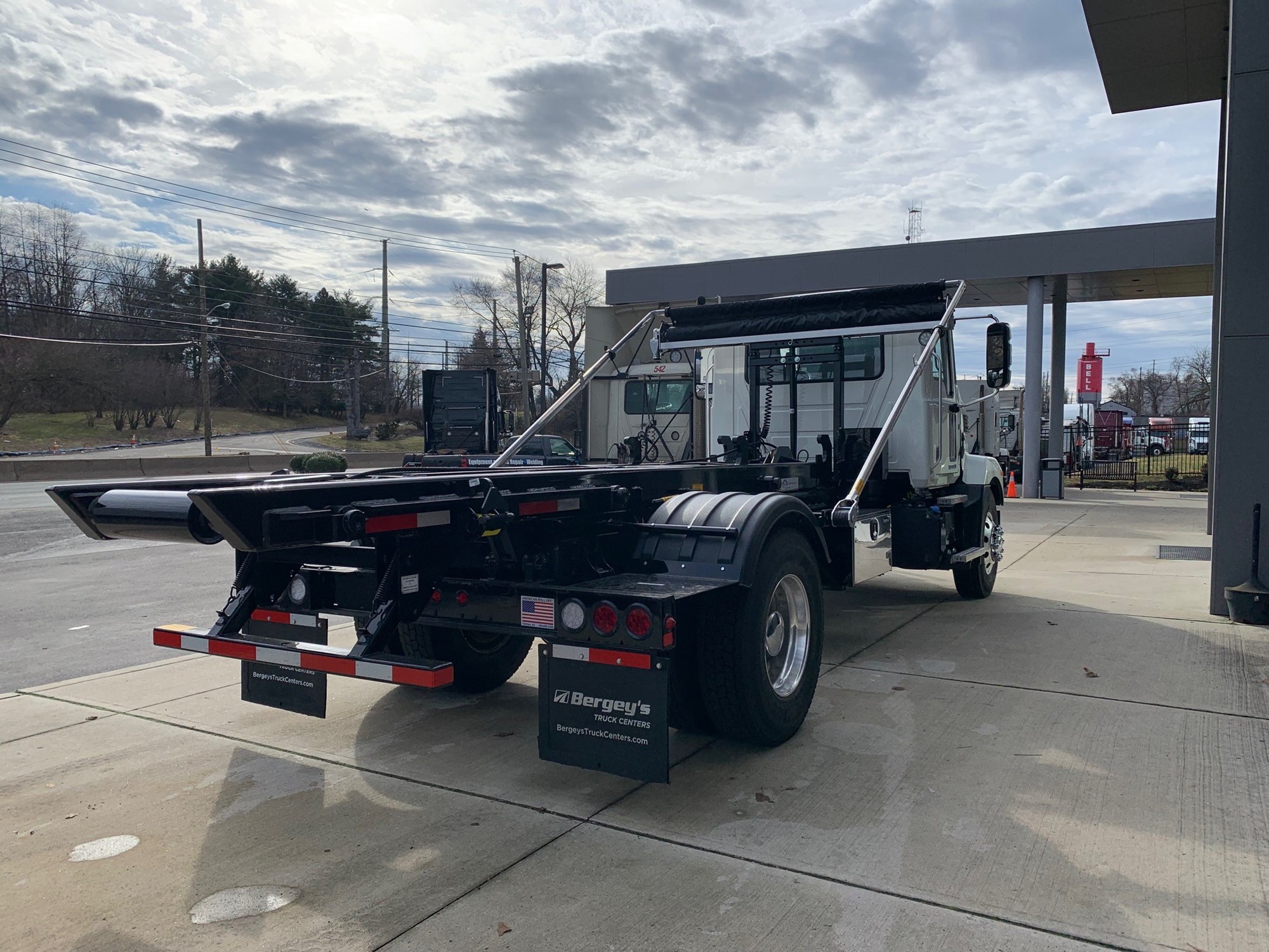 2025 MACK MD742 - image 2 of 4