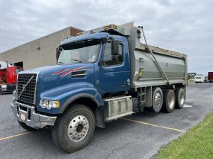 2016 VOLVO VHD 1063613-01
