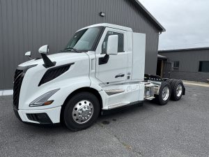 2025 VOLVO New VNL64T300 1065347-01