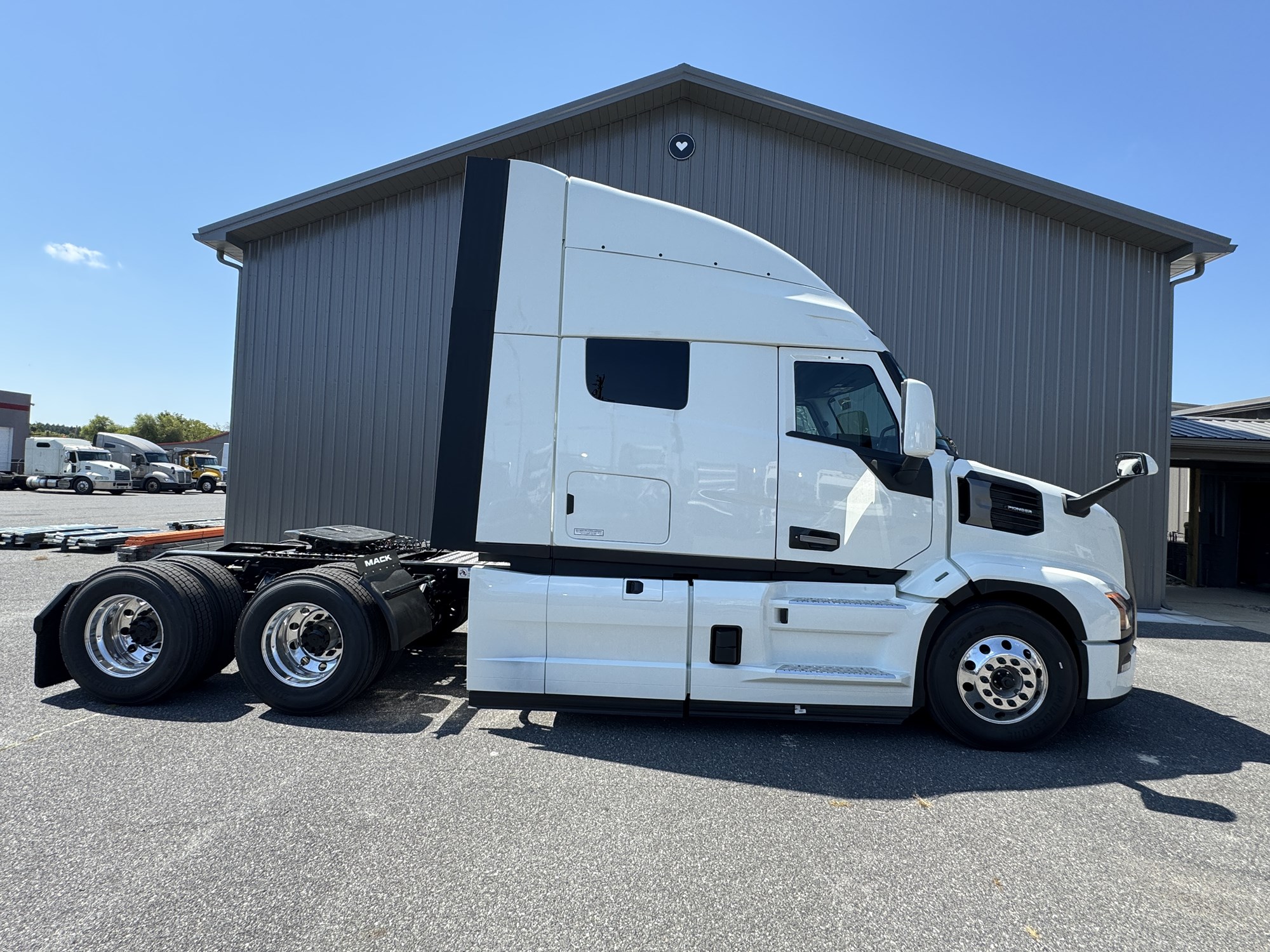 2026 Mack PIONEER - image 3 of 6