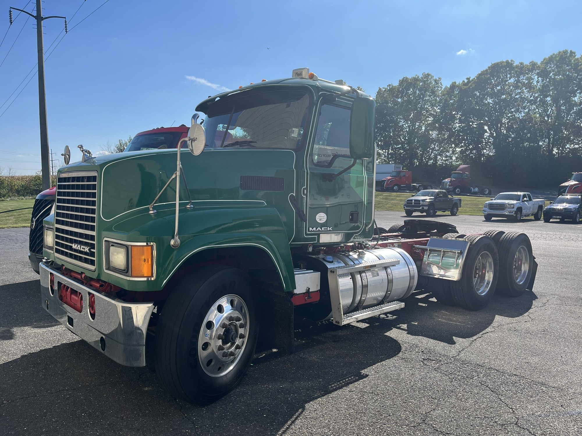 2016 MACK CHU613 - image 1 of 6