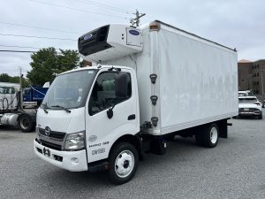 2018 HINO 195 1091042-01