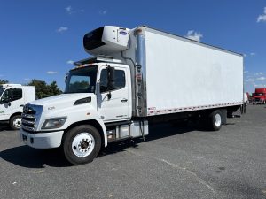 2017 HINO 338 1203047-01
