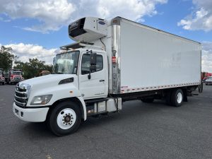 2018 HINO 338 1203051-01
