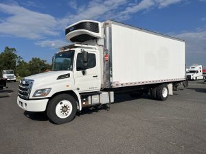 2018 HINO 338 1203052-01