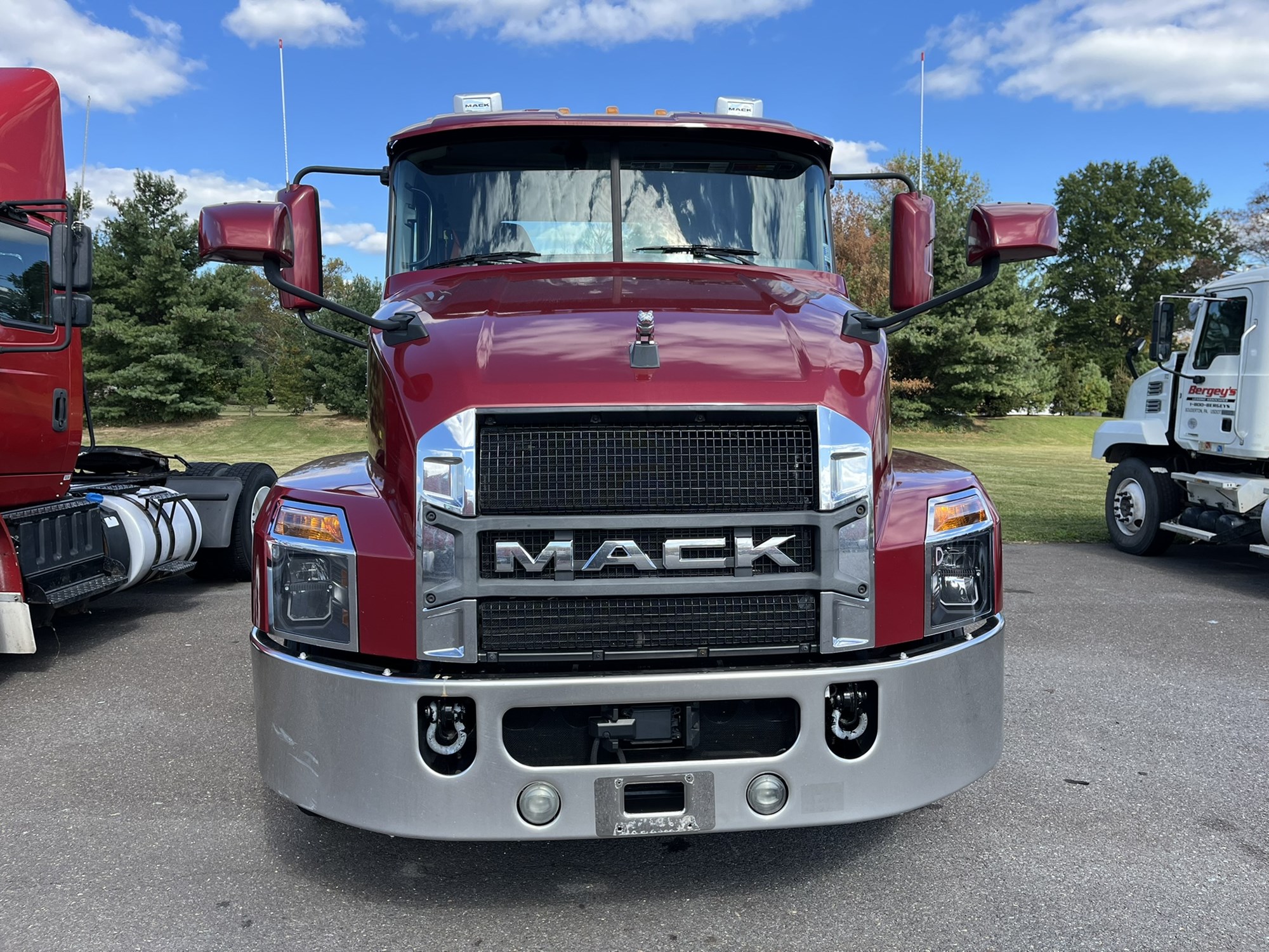 2020 MACK AN62T - image 2 of 6