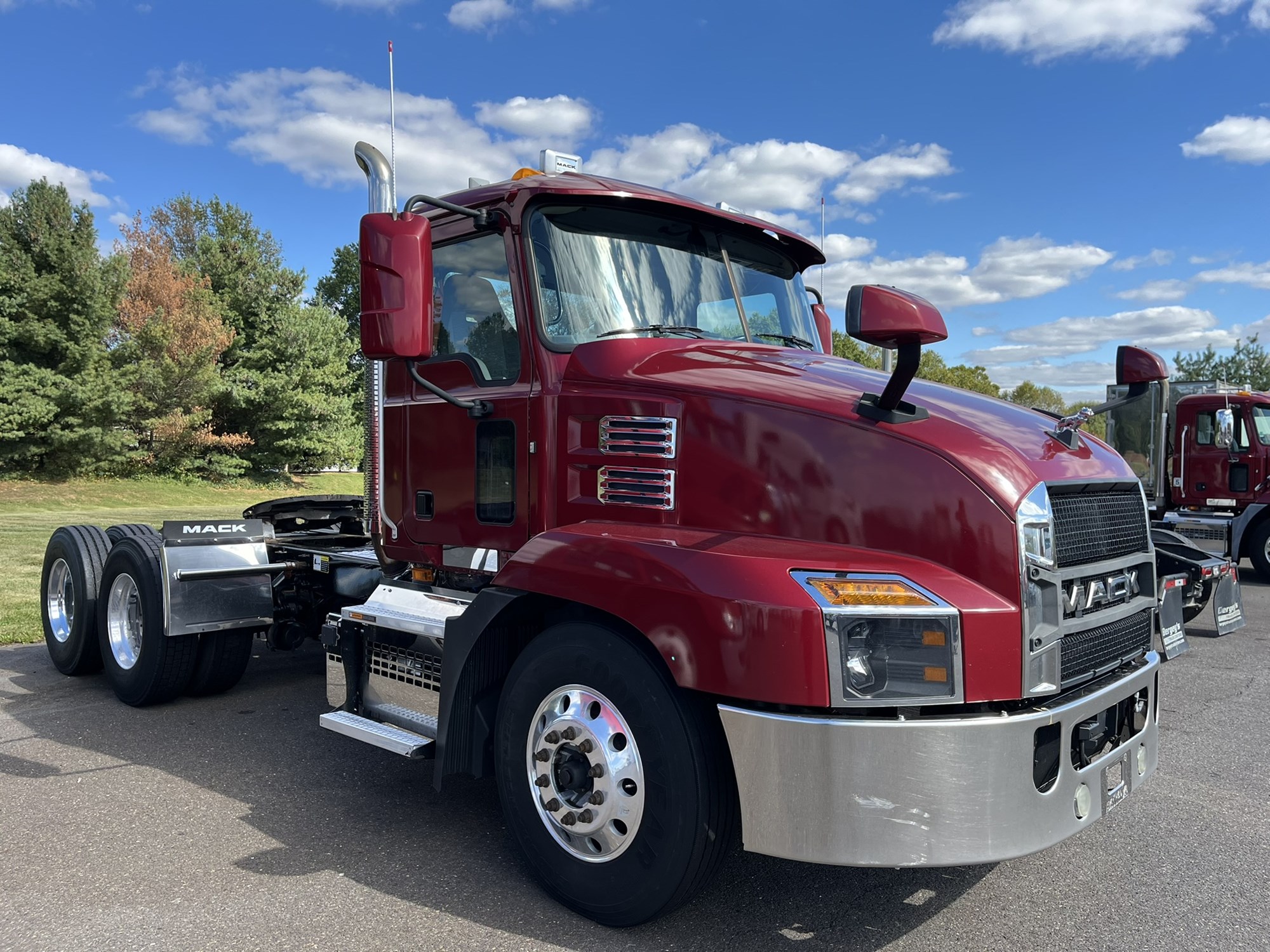 2020 MACK AN62T - image 3 of 6