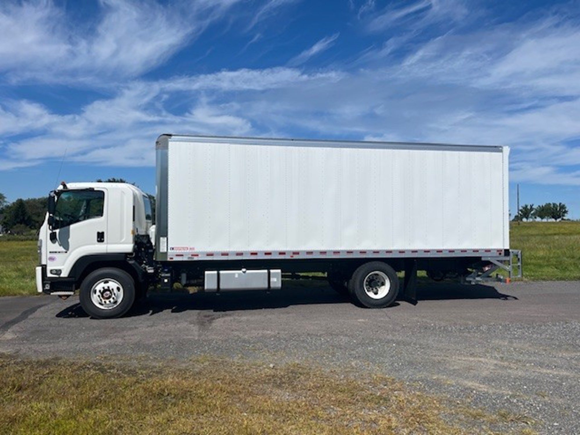 2025 ISUZU FTR - image 3 of 6